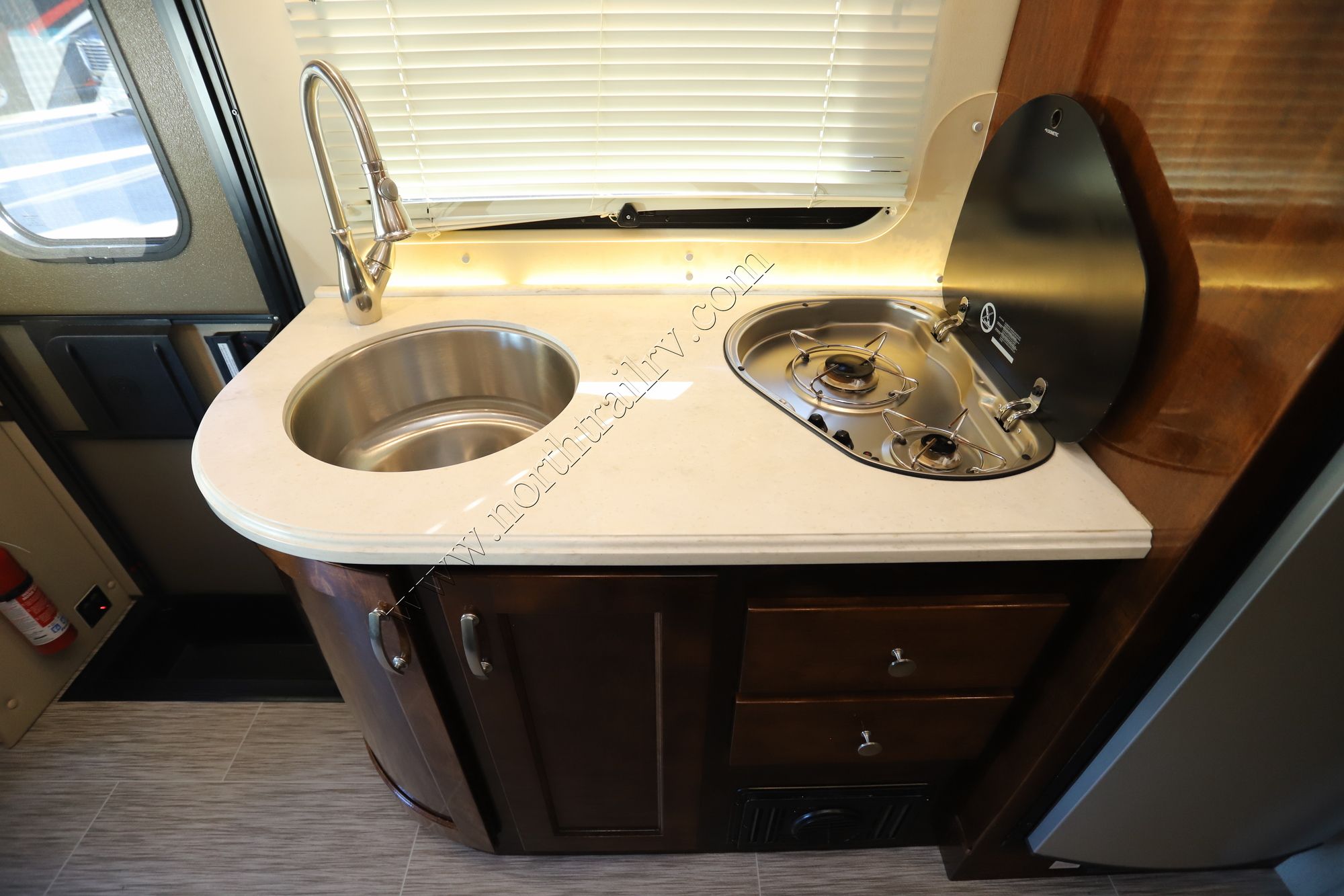 Used 2019 Renegade Rv Vienna 25VUCB Class C  For Sale
