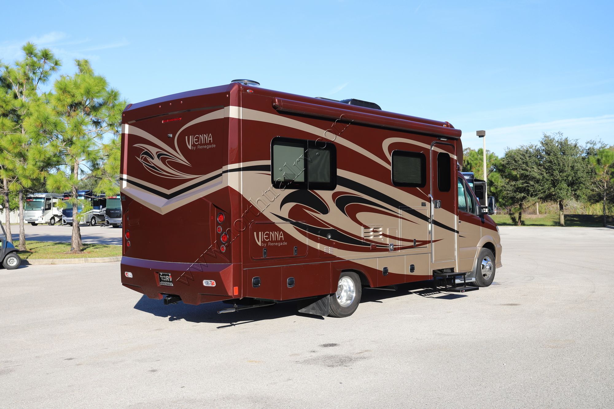 Used 2019 Renegade Rv Vienna 25VUCB Class C  For Sale