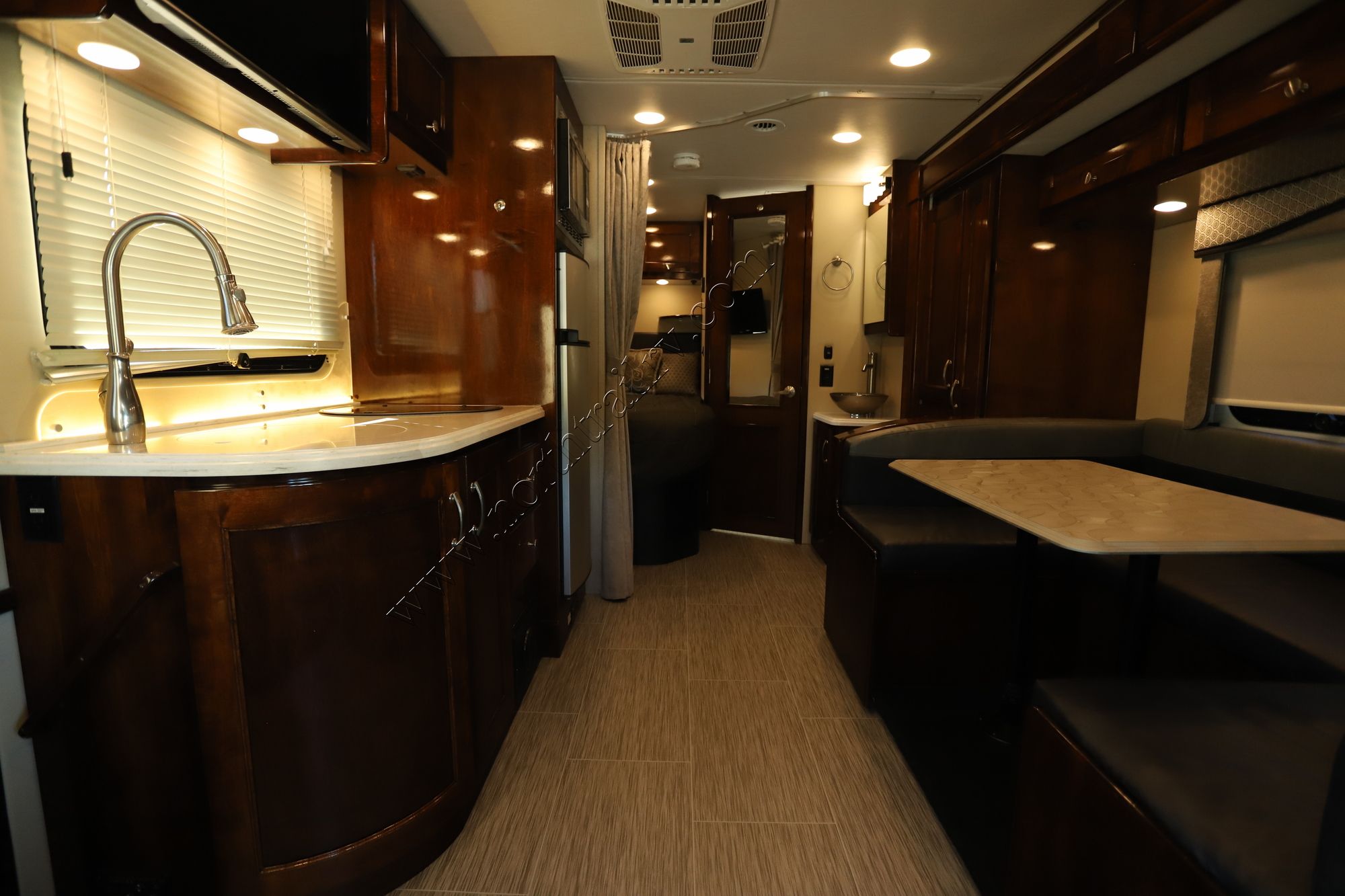 Used 2019 Renegade Rv Vienna 25VUCB Class C  For Sale