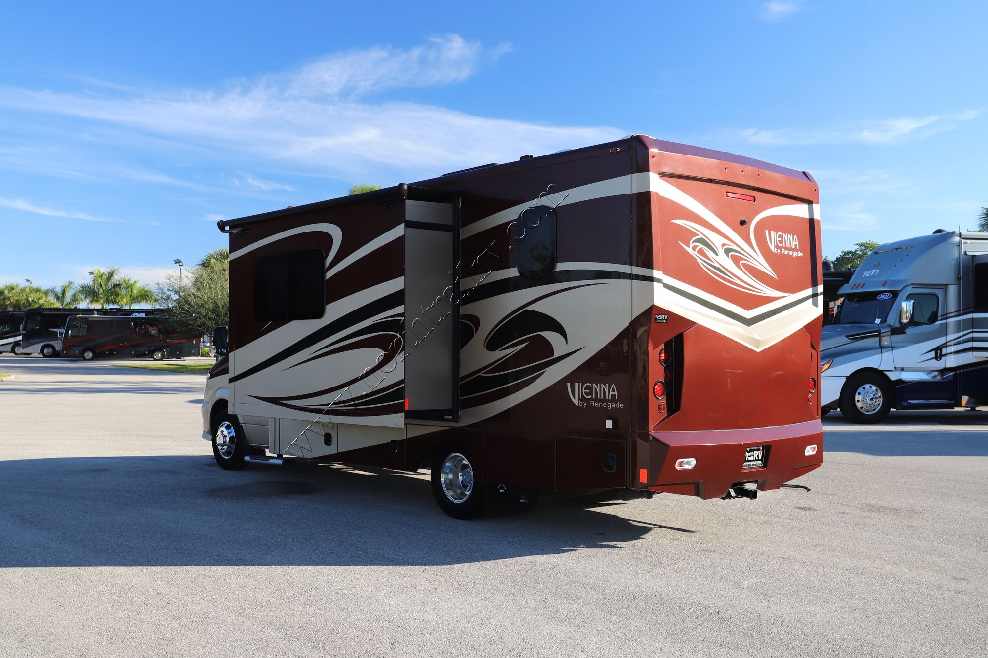 Used 2019 Renegade Rv Vienna 25VUCB Class C  For Sale