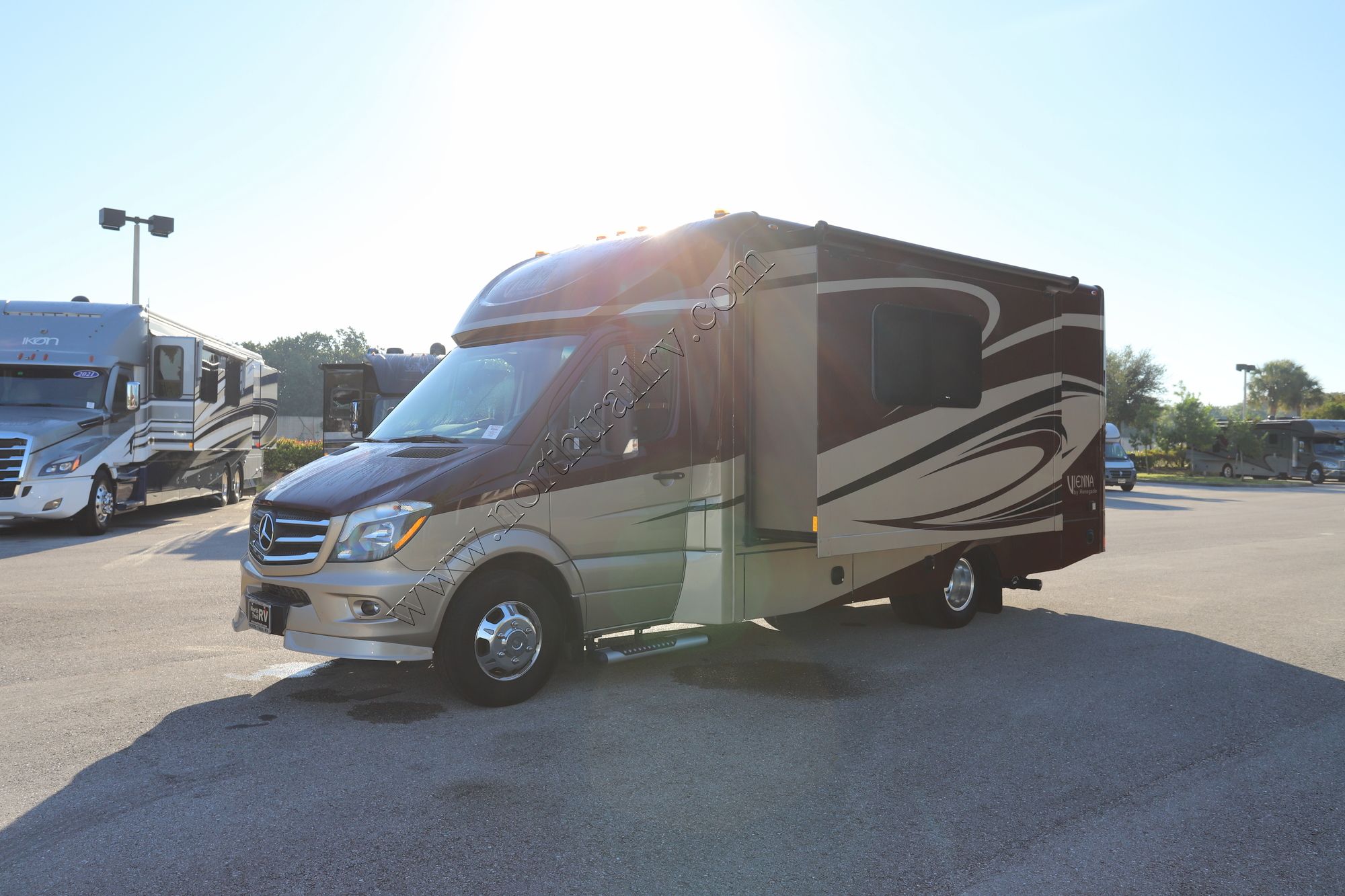 Used 2019 Renegade Rv Vienna 25VUCB Class C  For Sale