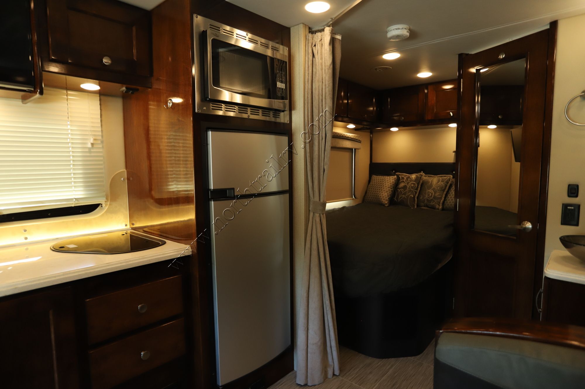Used 2019 Renegade Rv Vienna 25VUCB Class C  For Sale
