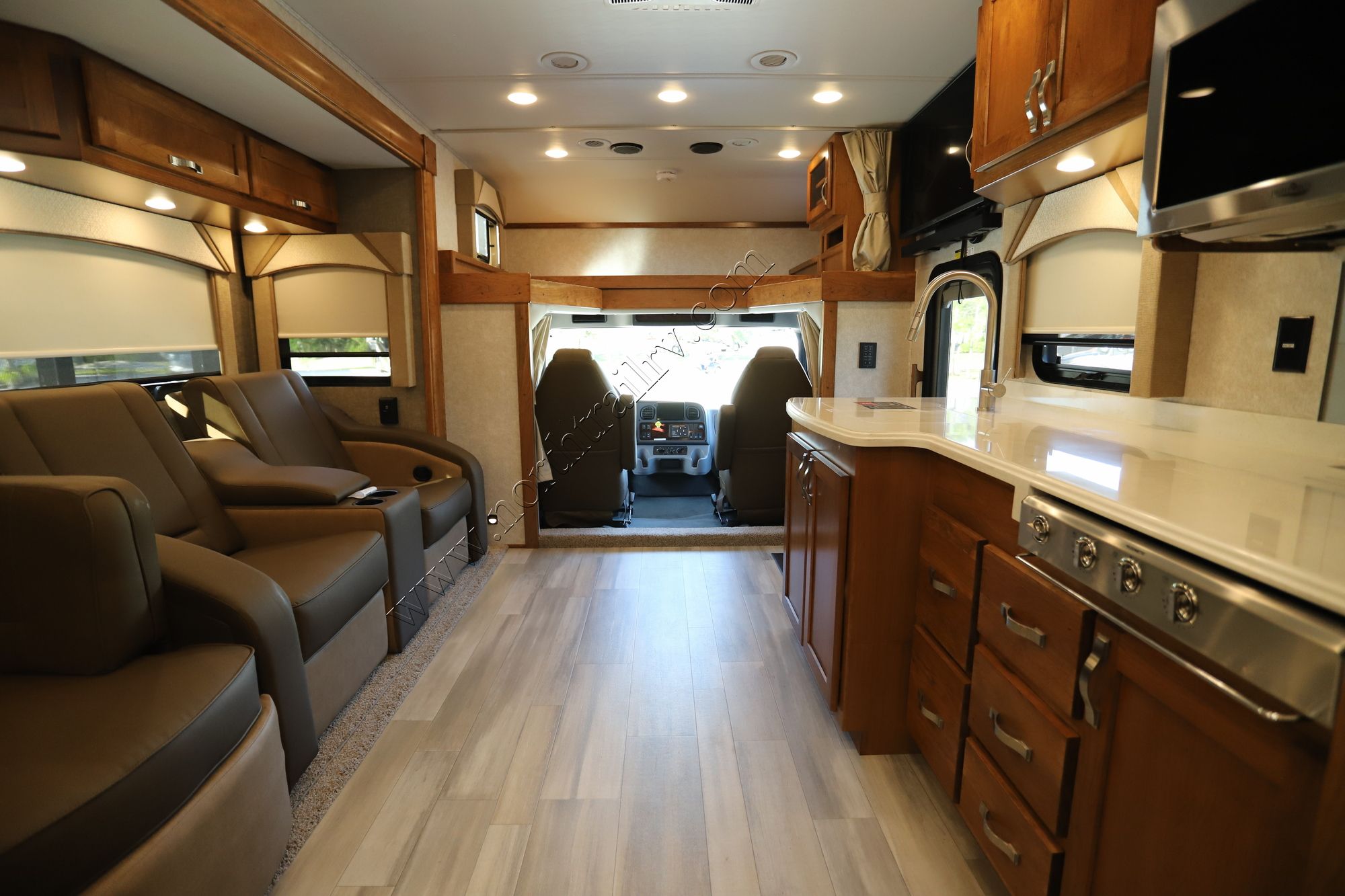 New 2022 Renegade Rv Valencia 38RB Super C  For Sale