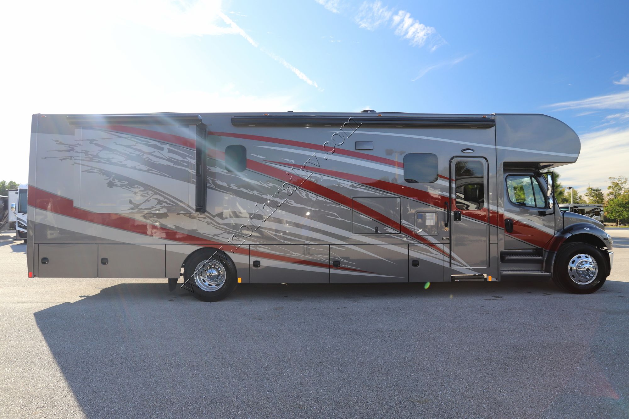 New 2022 Renegade Rv Valencia 38RB Super C  For Sale