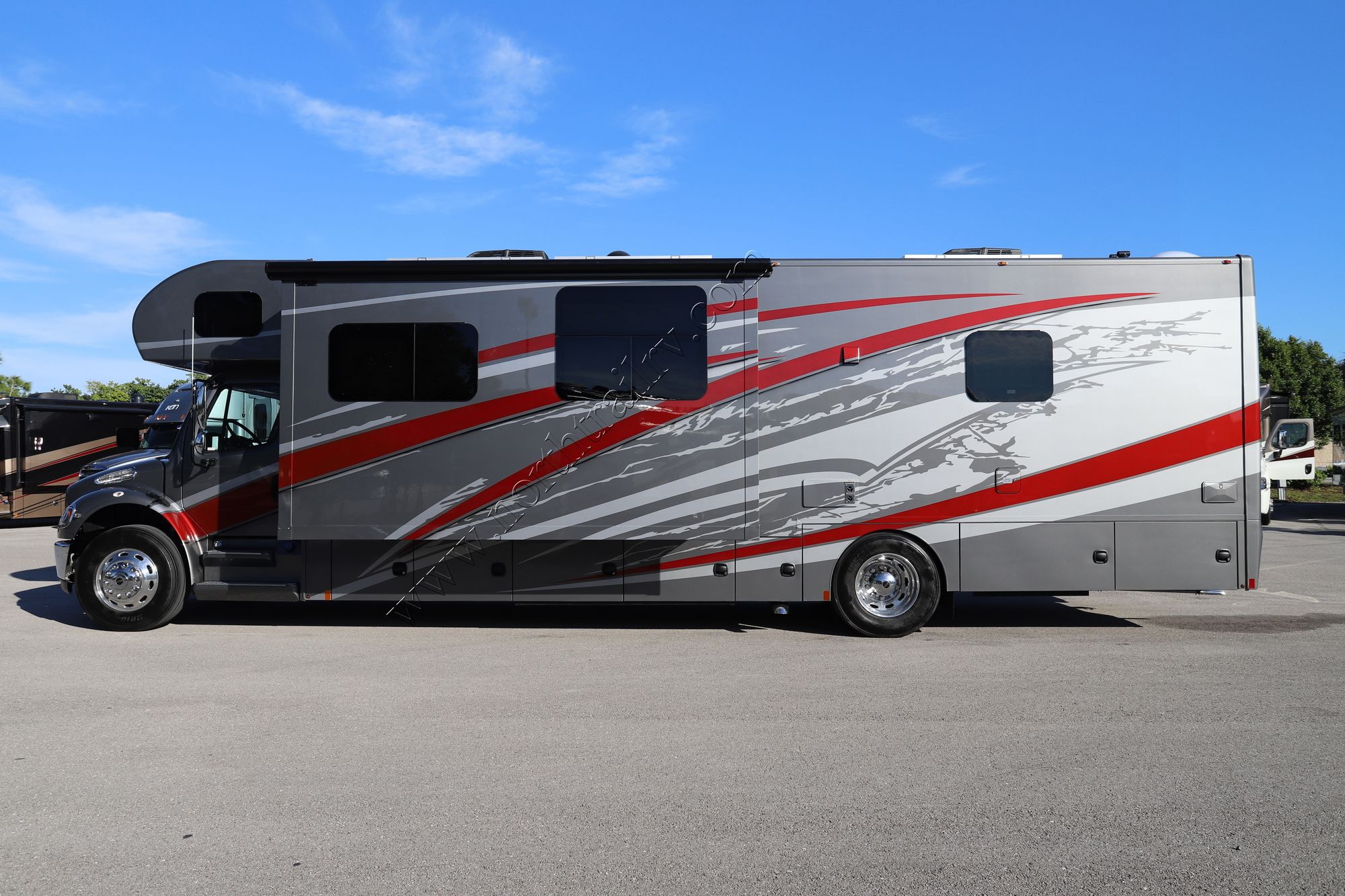 New 2022 Renegade Rv Valencia 38RB Super C  For Sale