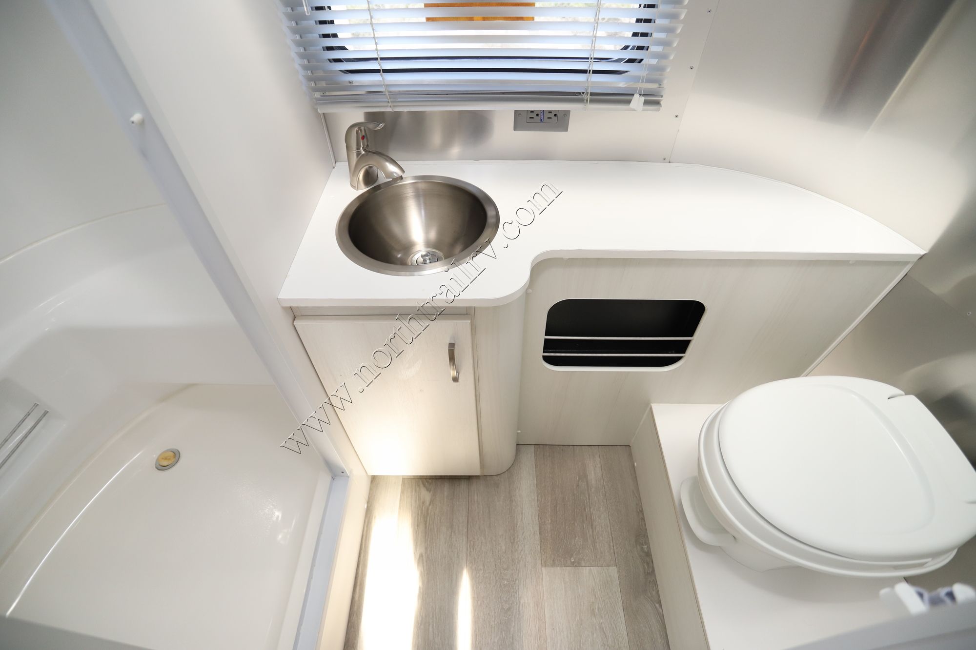 Used 2019 Airstream Sport 22FB Travel Trailer  For Sale