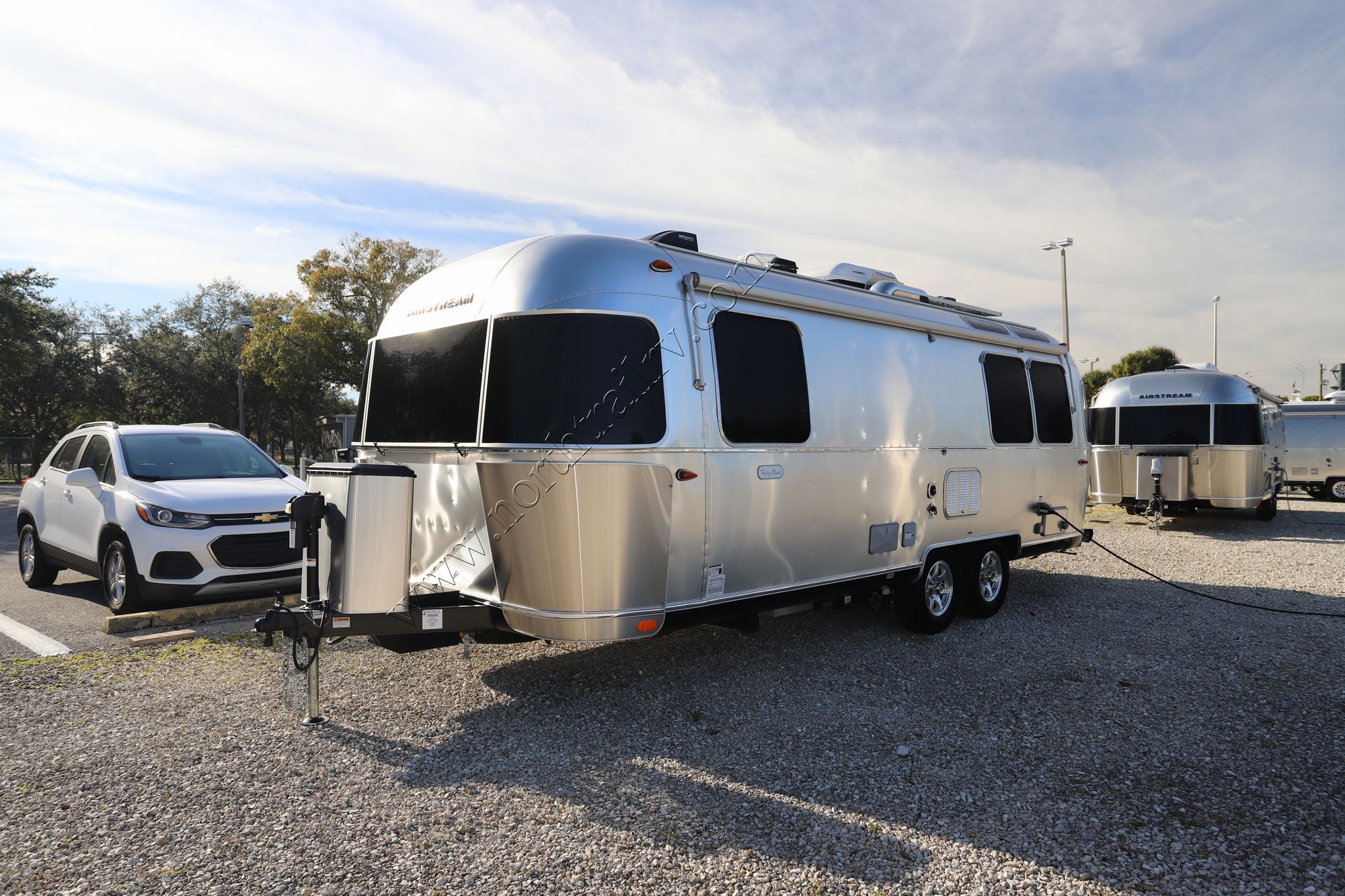 Used 2021 Airstream Flying Cloud 25FBQ Travel Trailer  For Sale