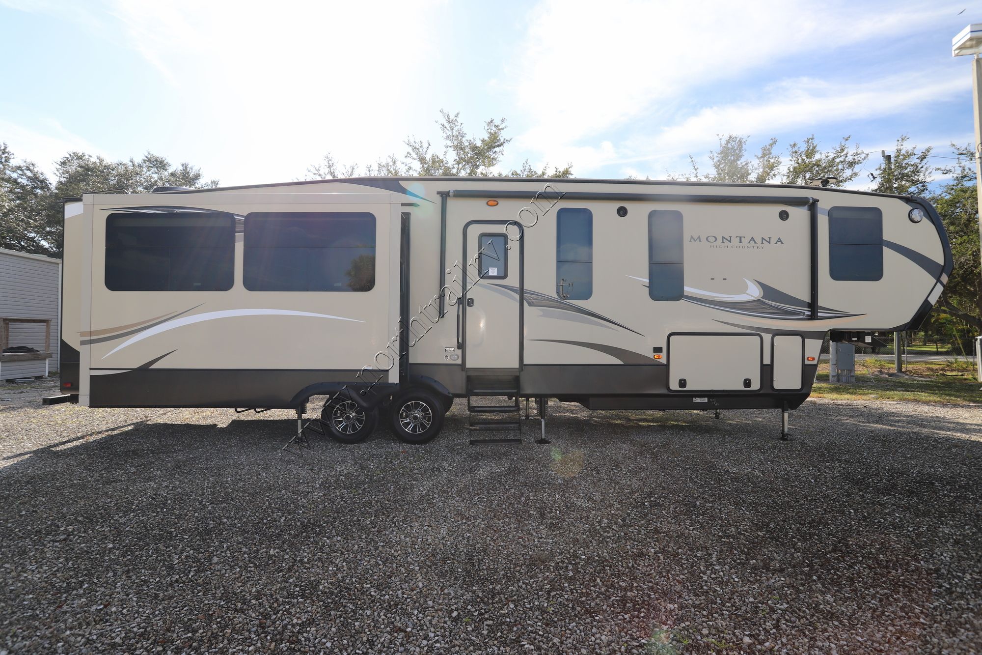 Used 2018 Keystone Montana Hc 370BR Fifth Wheel  For Sale