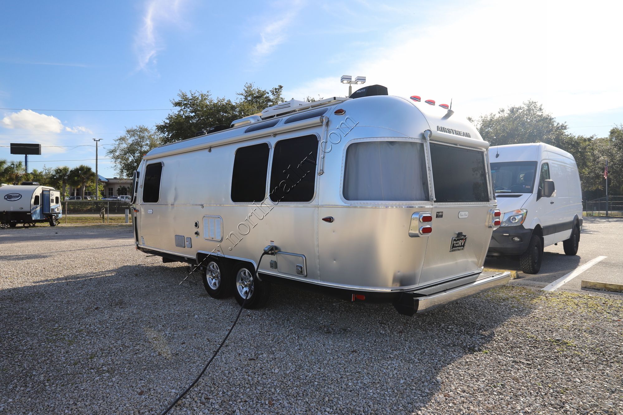 Used 2021 Airstream Flying Cloud 25FBQ Travel Trailer  For Sale