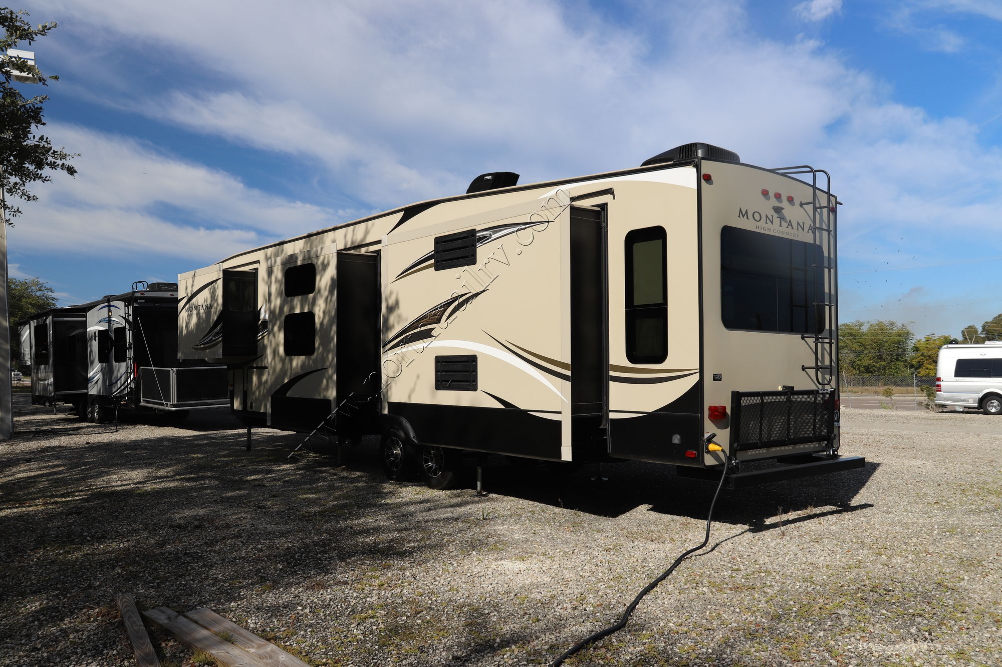 Used 2018 Keystone Montana Hc 370BR Fifth Wheel  For Sale