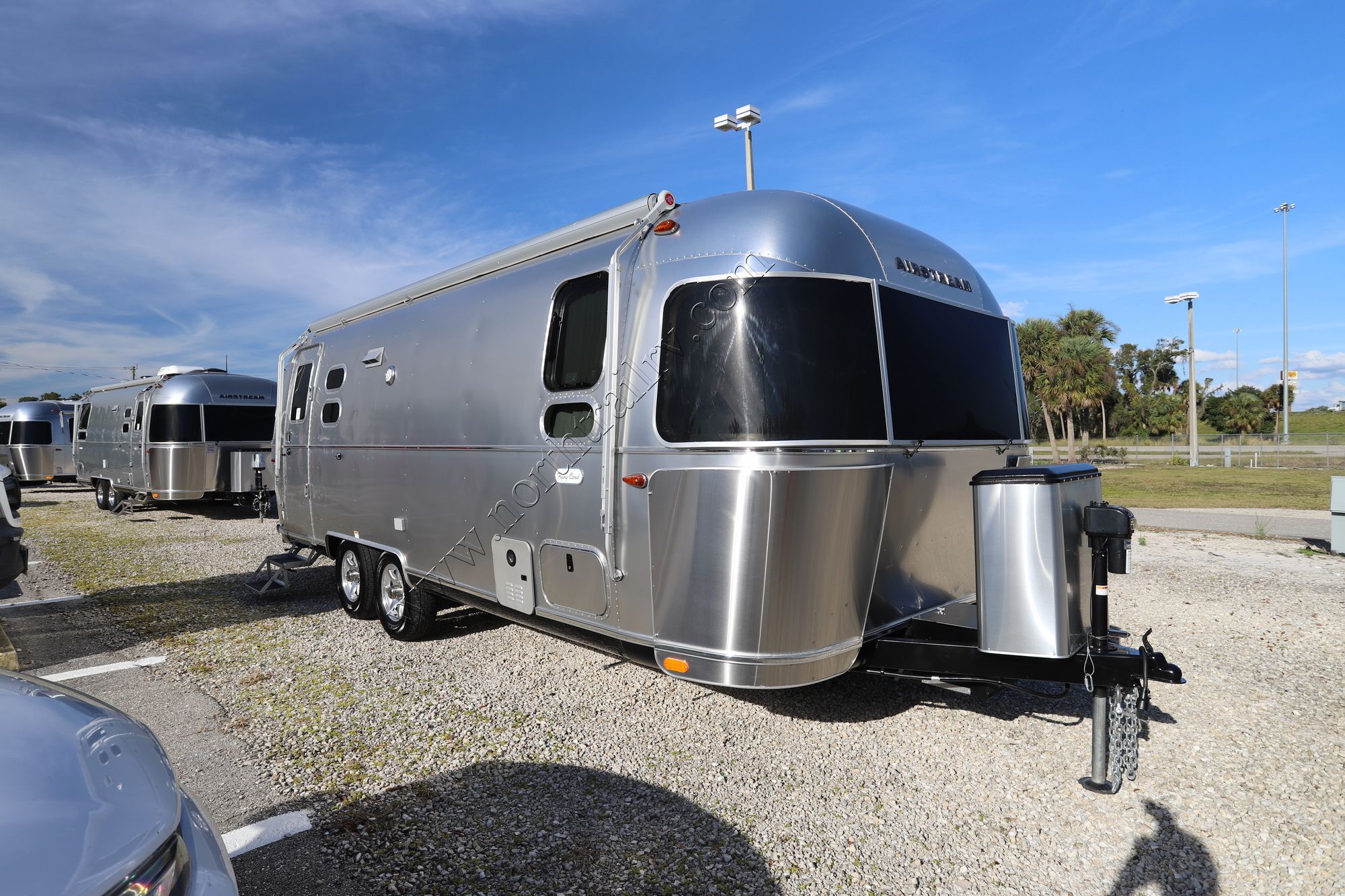 Used 2021 Airstream Flying Cloud 25FBQ Travel Trailer  For Sale