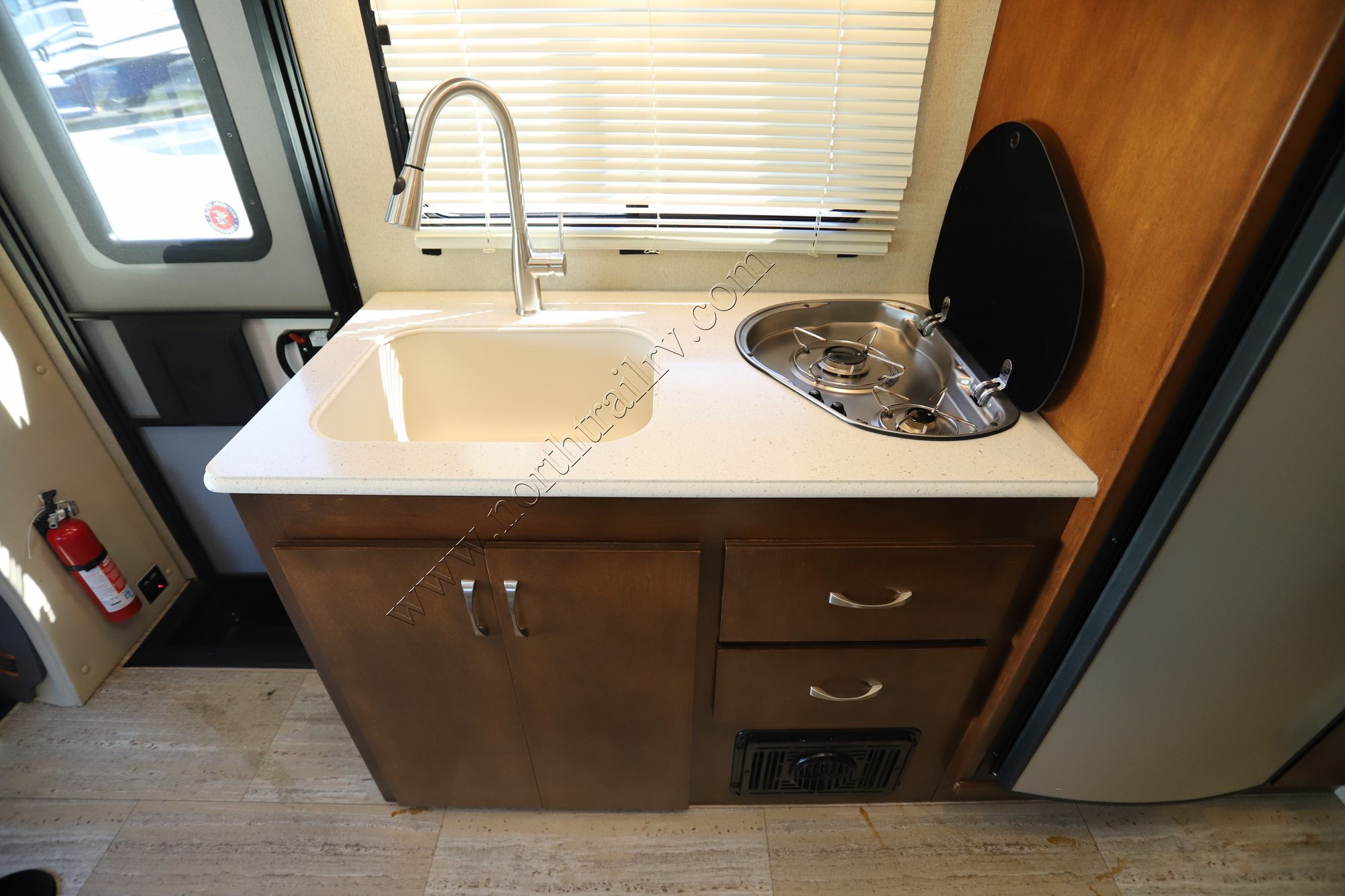 Used 2018 Renegade Rv Villagio 25QRS Class C  For Sale