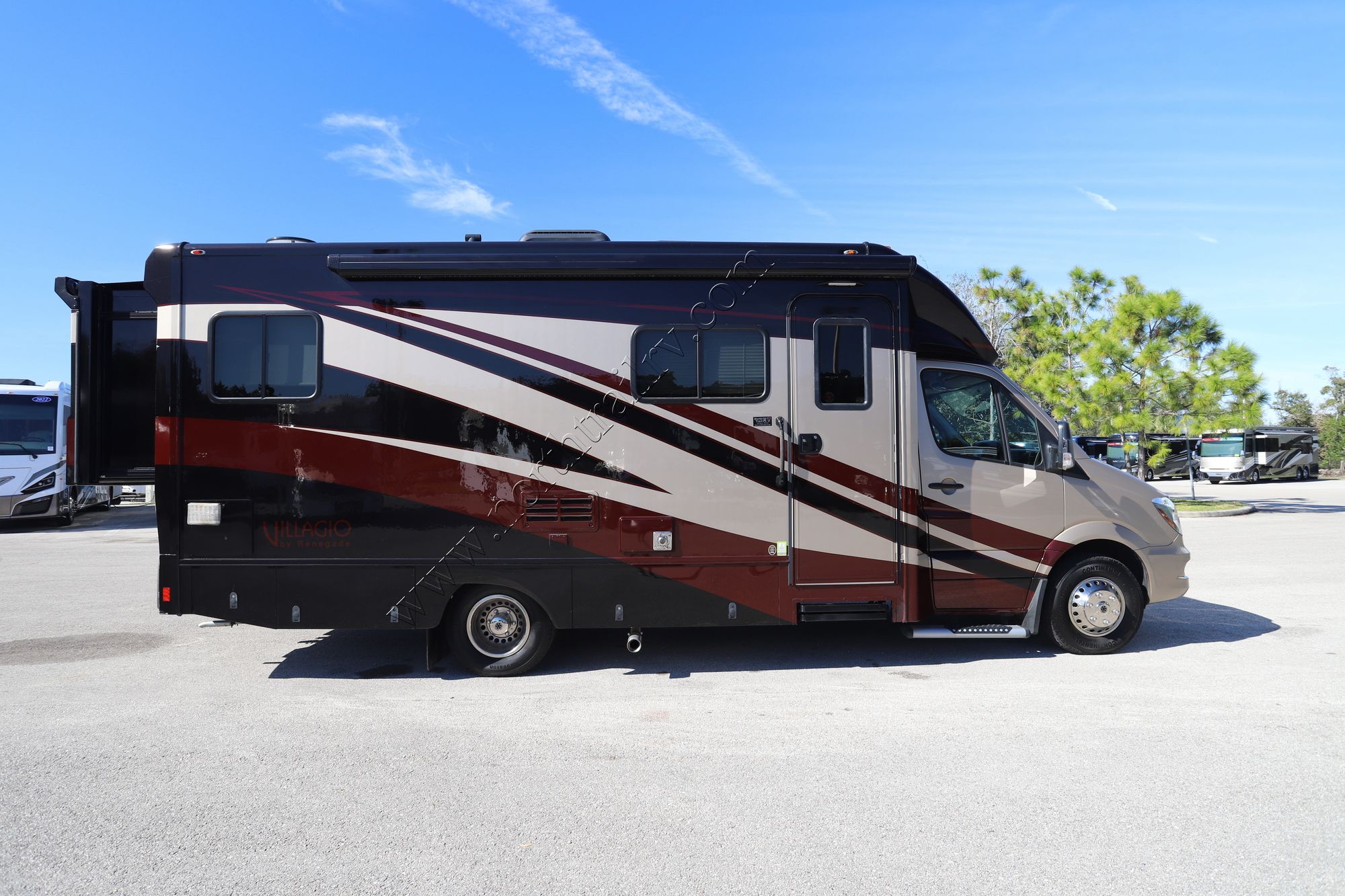 Used 2018 Renegade Rv Villagio 25QRS Class C  For Sale