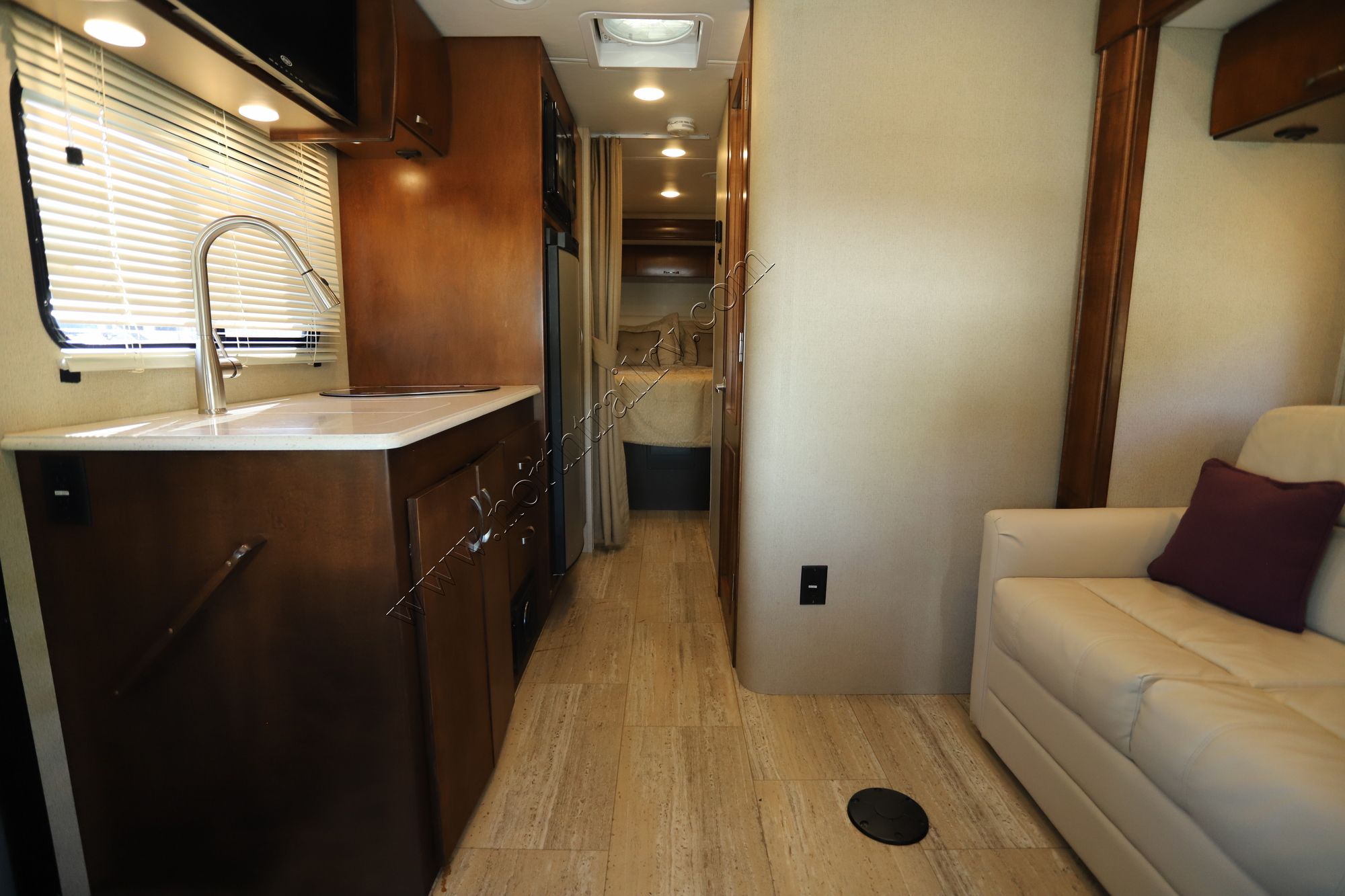 Used 2018 Renegade Rv Villagio 25QRS Class C  For Sale