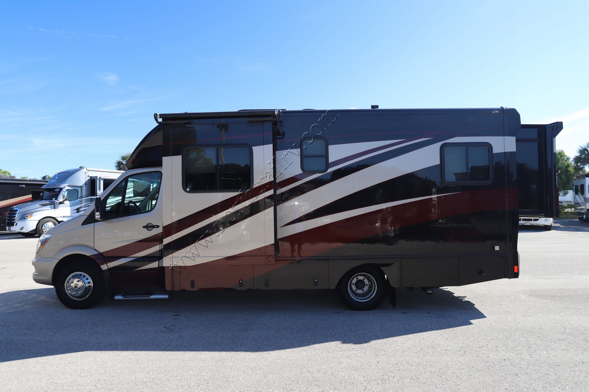 Used 2018 Renegade Rv Villagio 25QRS Class C  For Sale