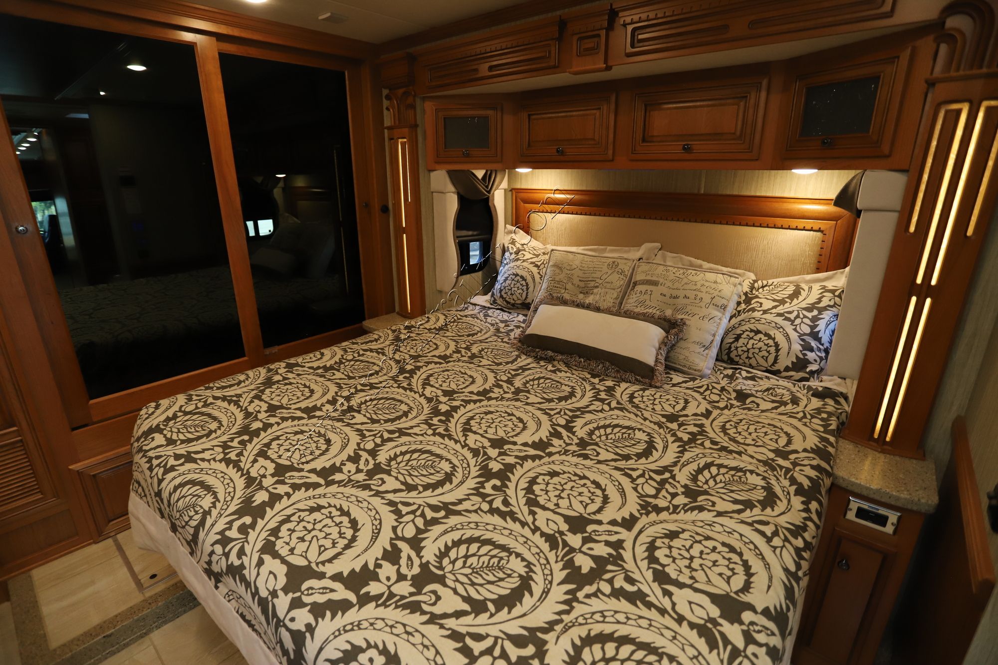 Used 2018 Newmar Dutch Star 4052 Class A  For Sale