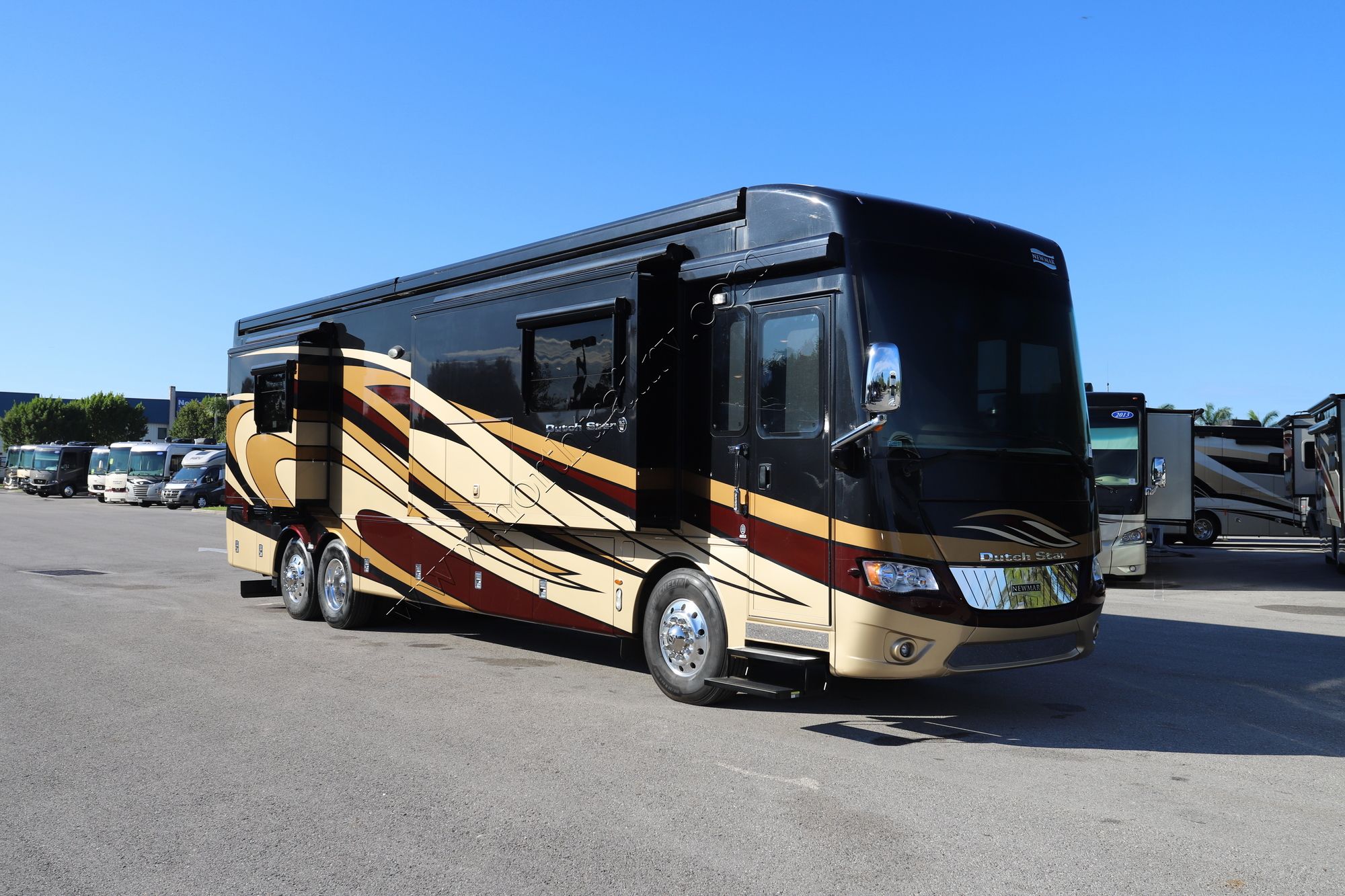 Used 2018 Newmar Dutch Star 4052 Class A  For Sale