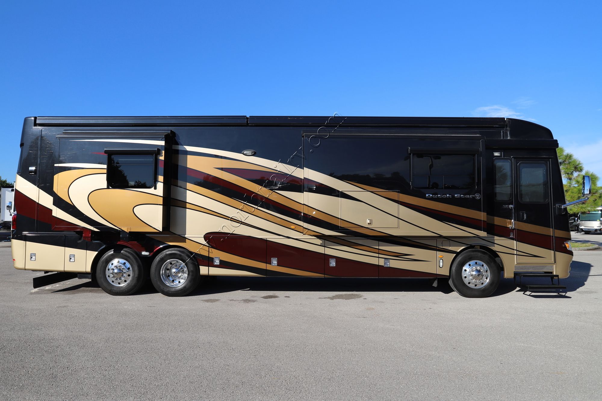 Used 2018 Newmar Dutch Star 4052 Class A  For Sale