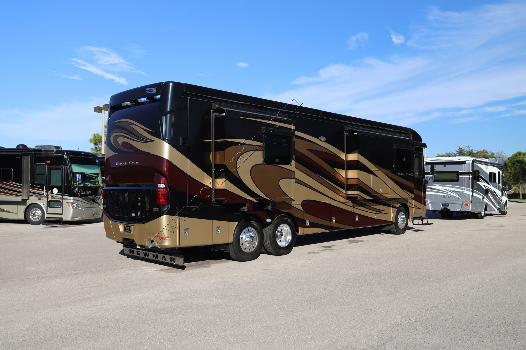 Used 2018 Newmar Dutch Star 4052 Class A  For Sale