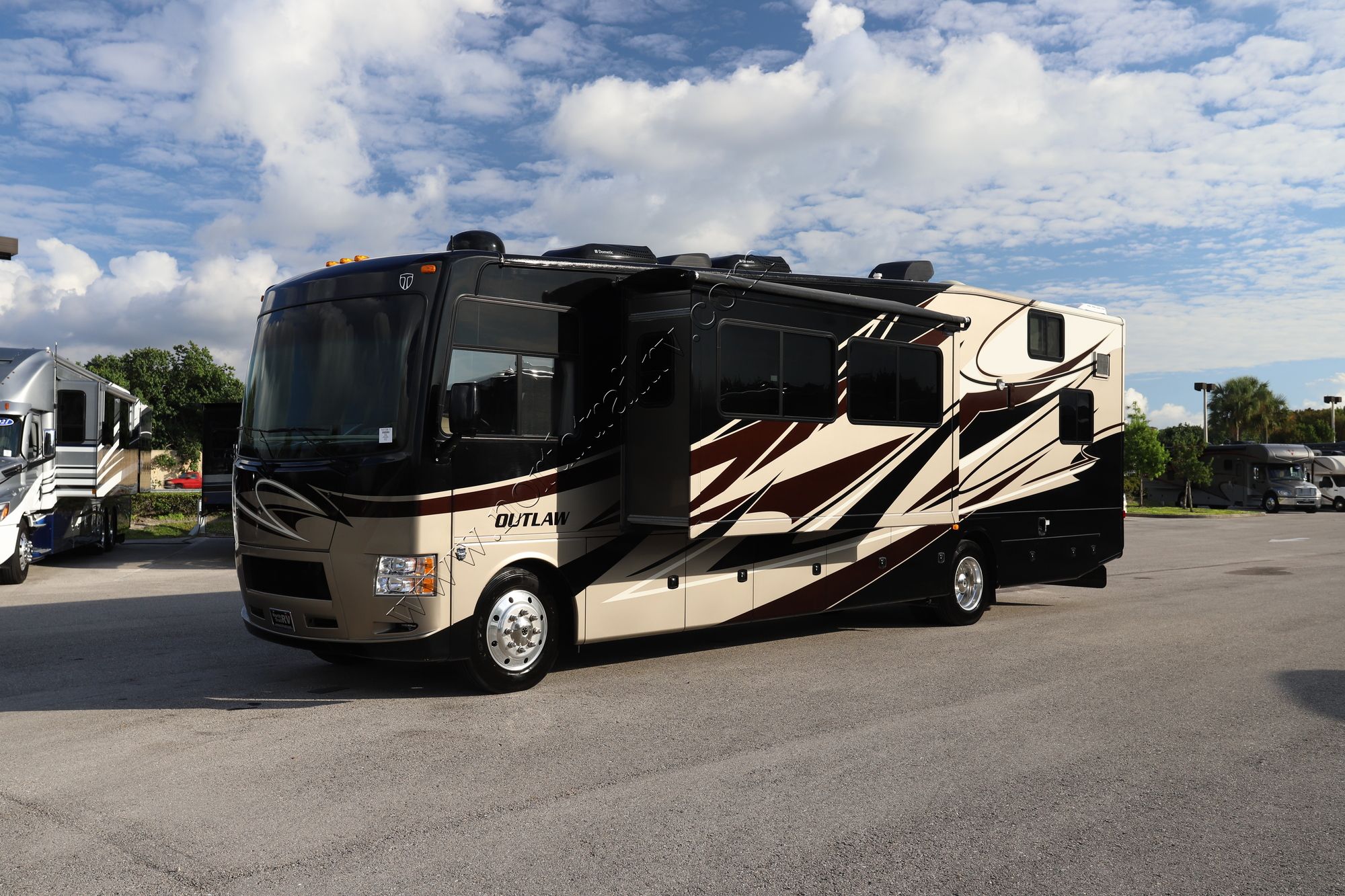 Used 2014 Thor Outlaw 37LS Class A  For Sale