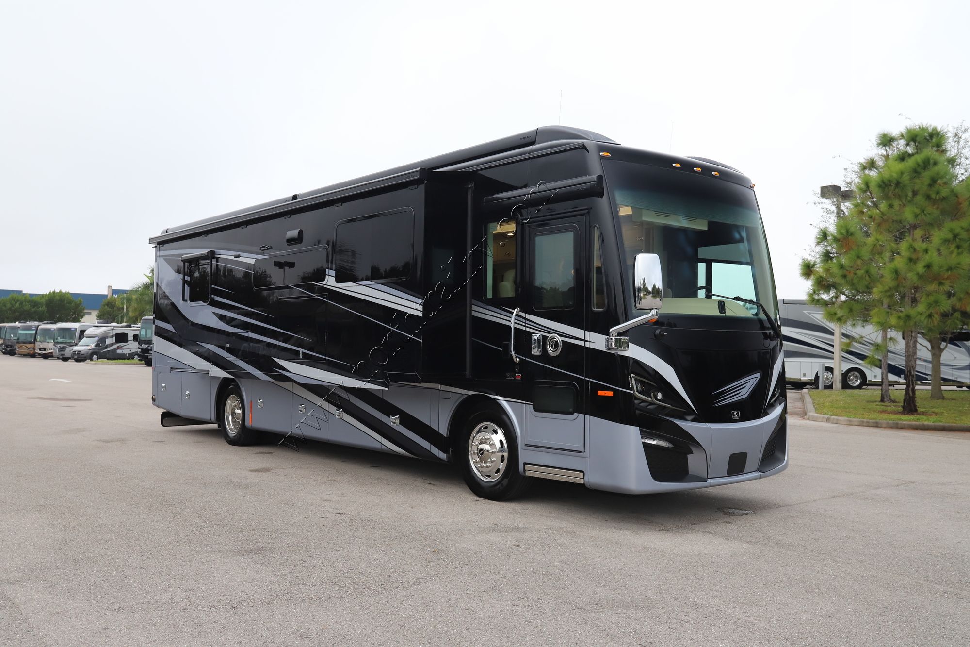 New 2022 Tiffin Motor Homes Phaeton 37BH Class A  For Sale