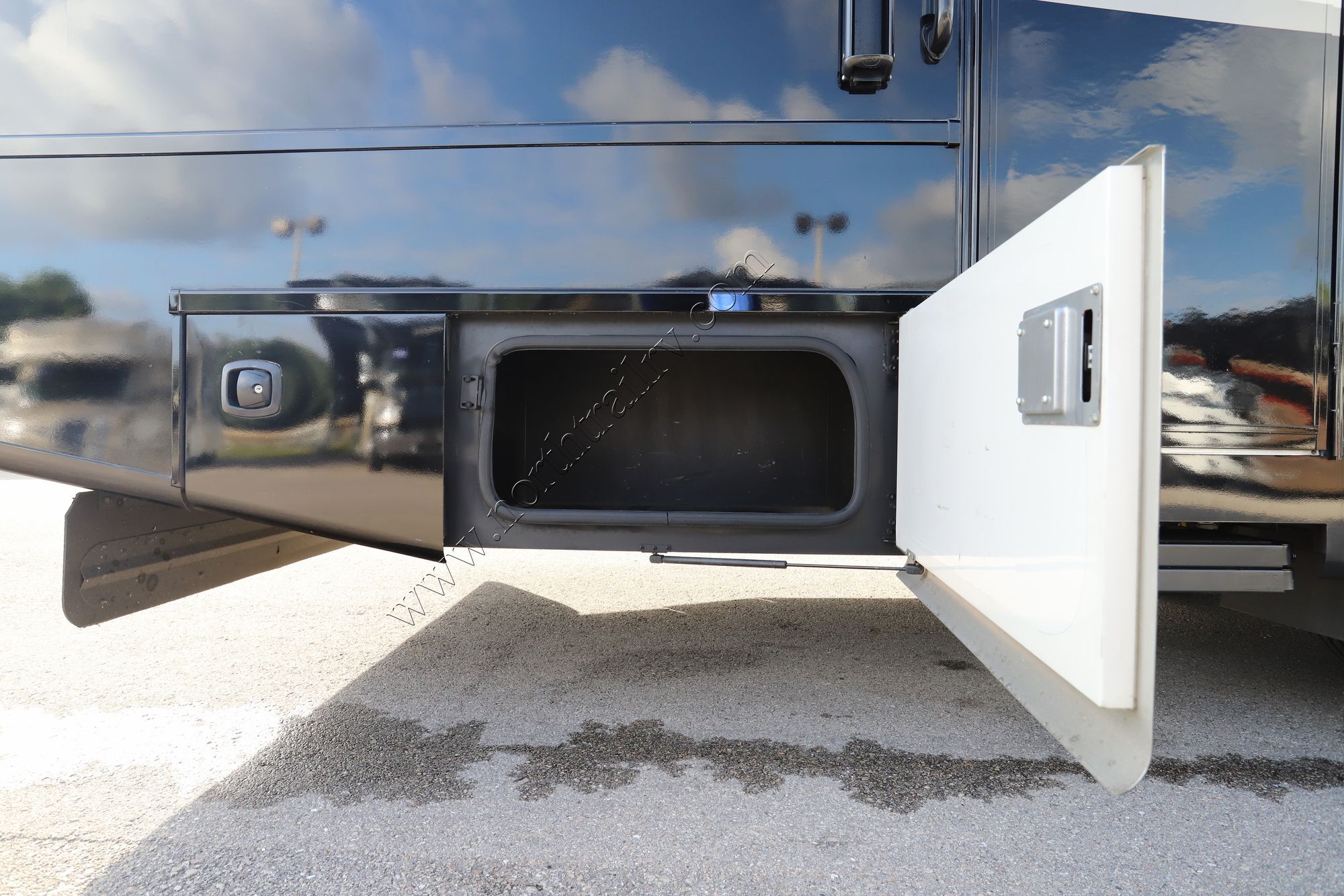 Used 2014 Thor Outlaw 37LS Class A  For Sale