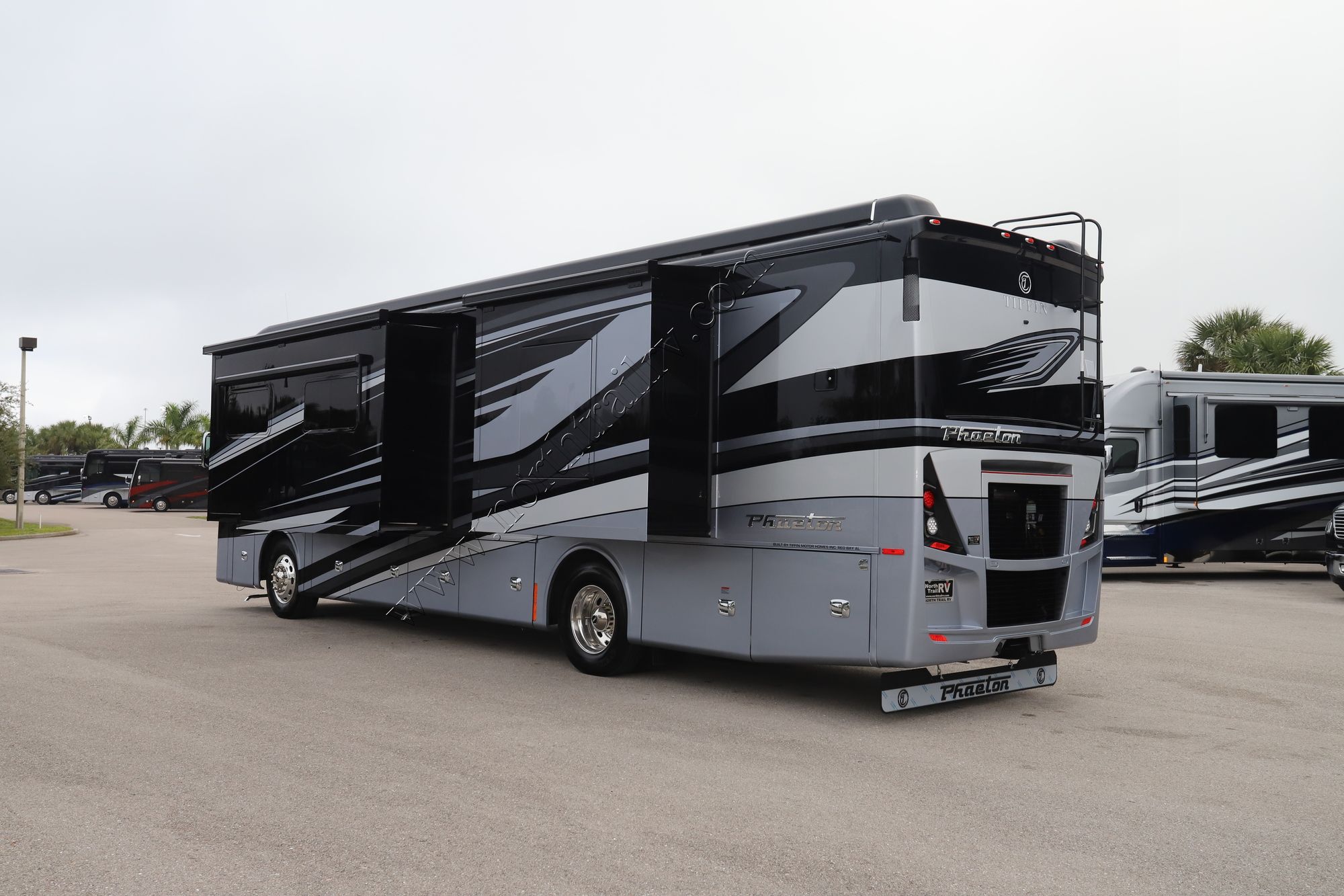 New 2022 Tiffin Motor Homes Phaeton 37BH Class A  For Sale