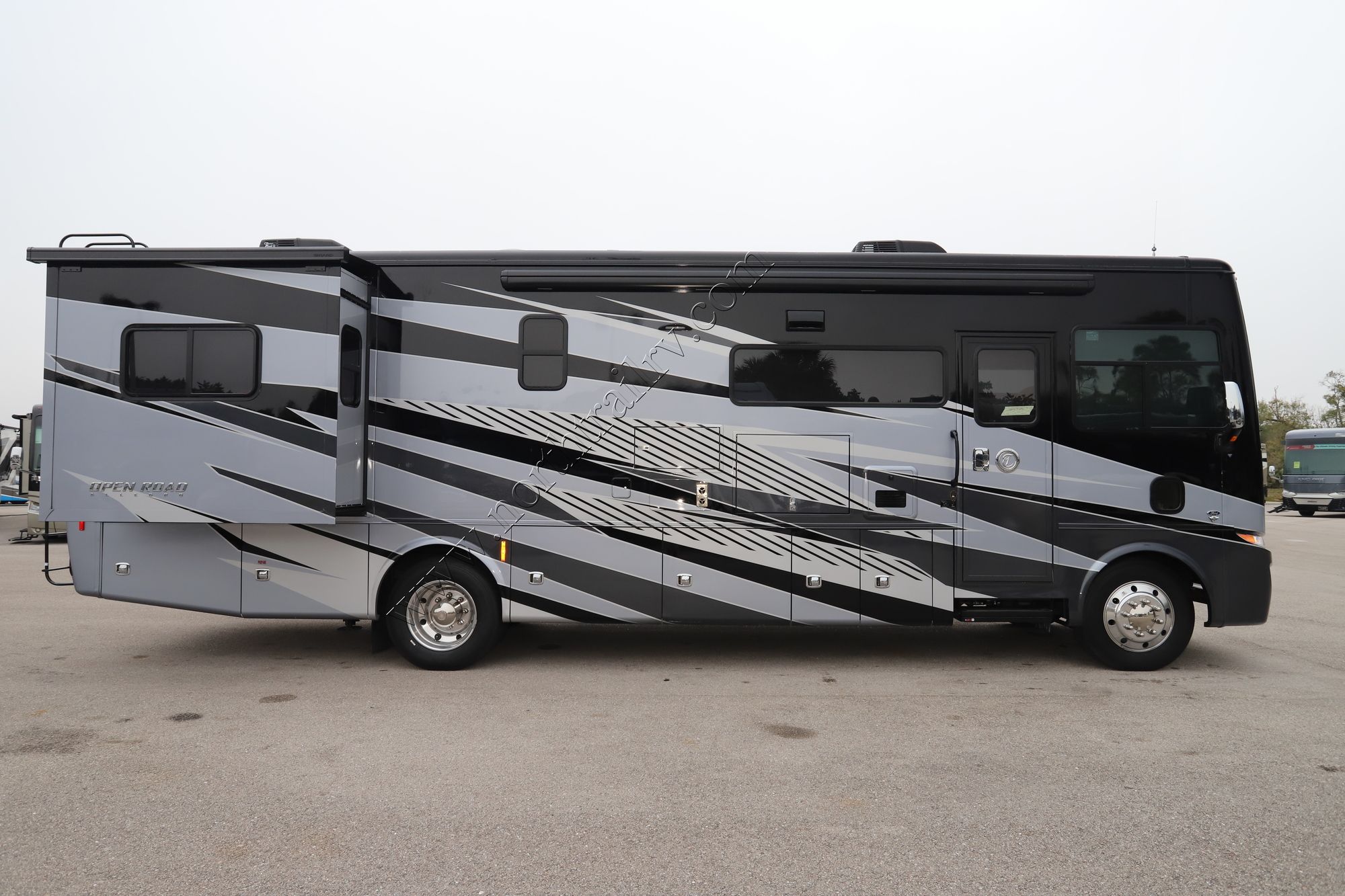 New 2022 Tiffin Motor Homes Allegro 32SA Class A  For Sale