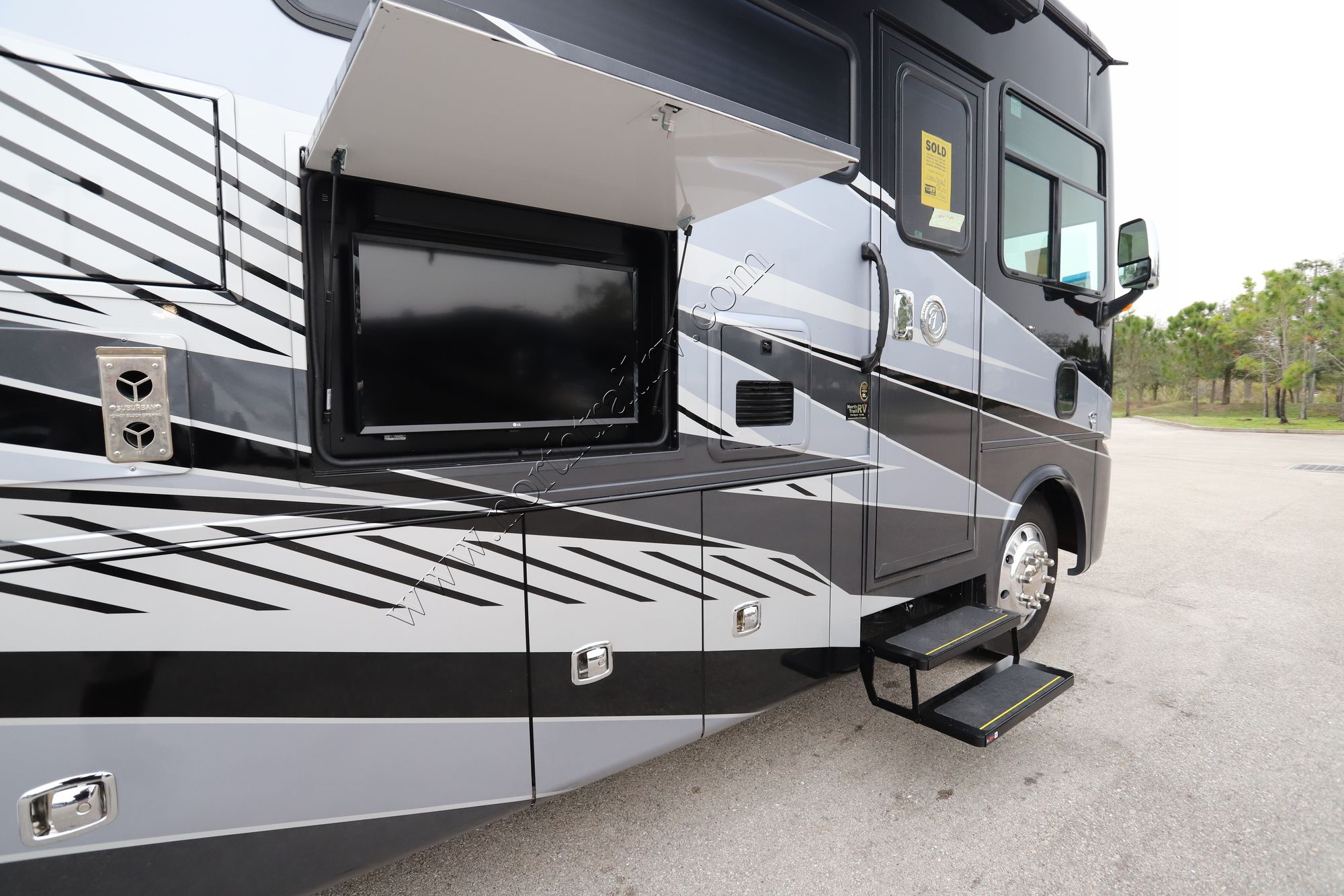 New 2022 Tiffin Motor Homes Allegro 32SA Class A  For Sale