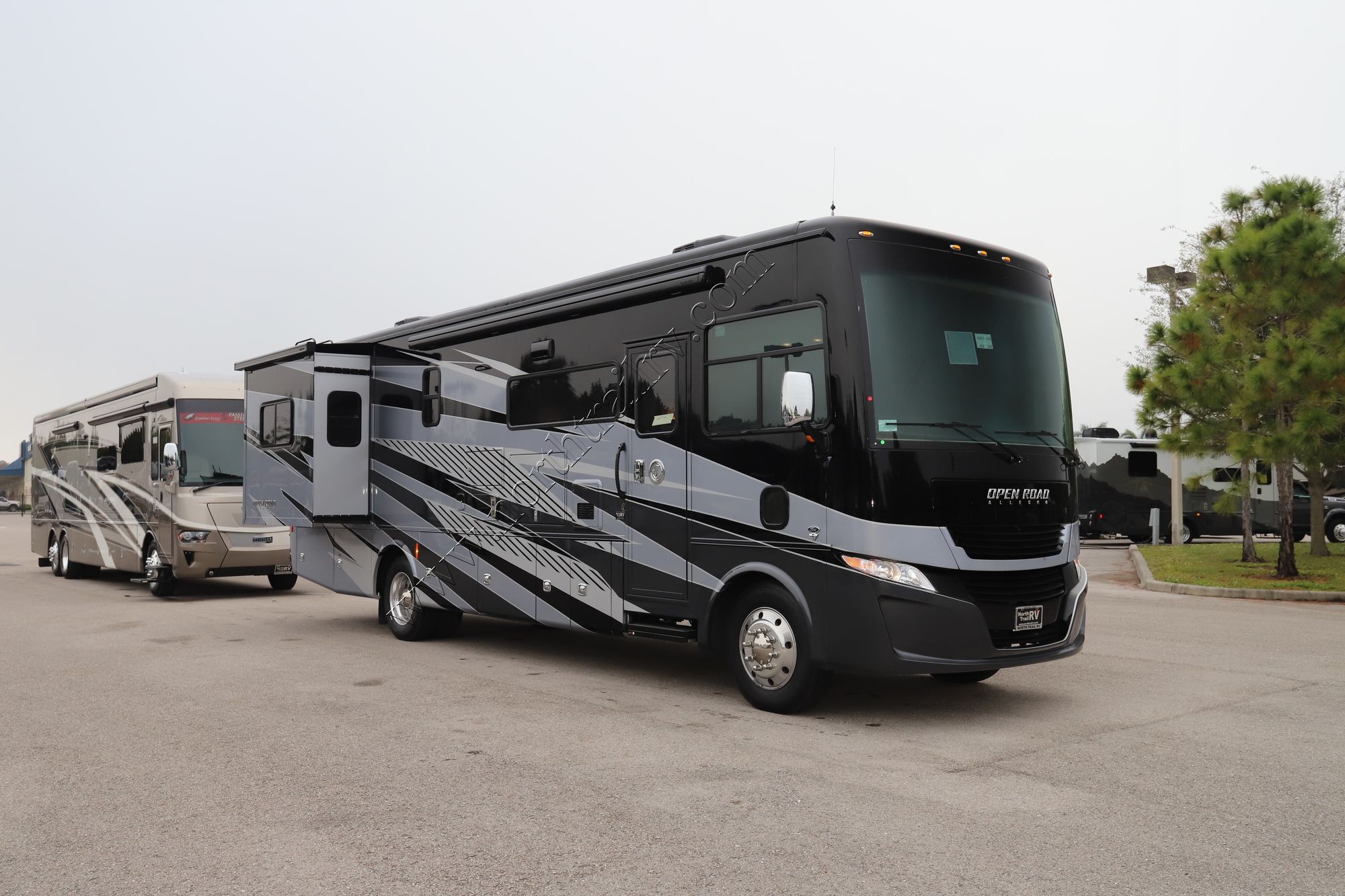 New 2022 Tiffin Motor Homes Allegro 32SA Class A  For Sale