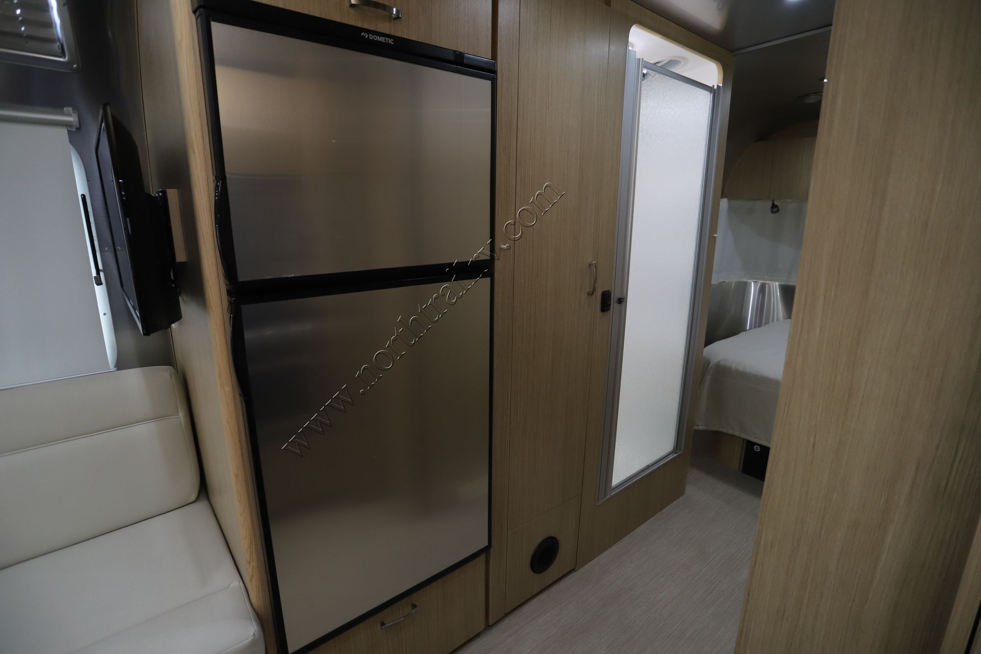 Used 2020 Airstream Flying Cloud 25FBQ Travel Trailer  For Sale