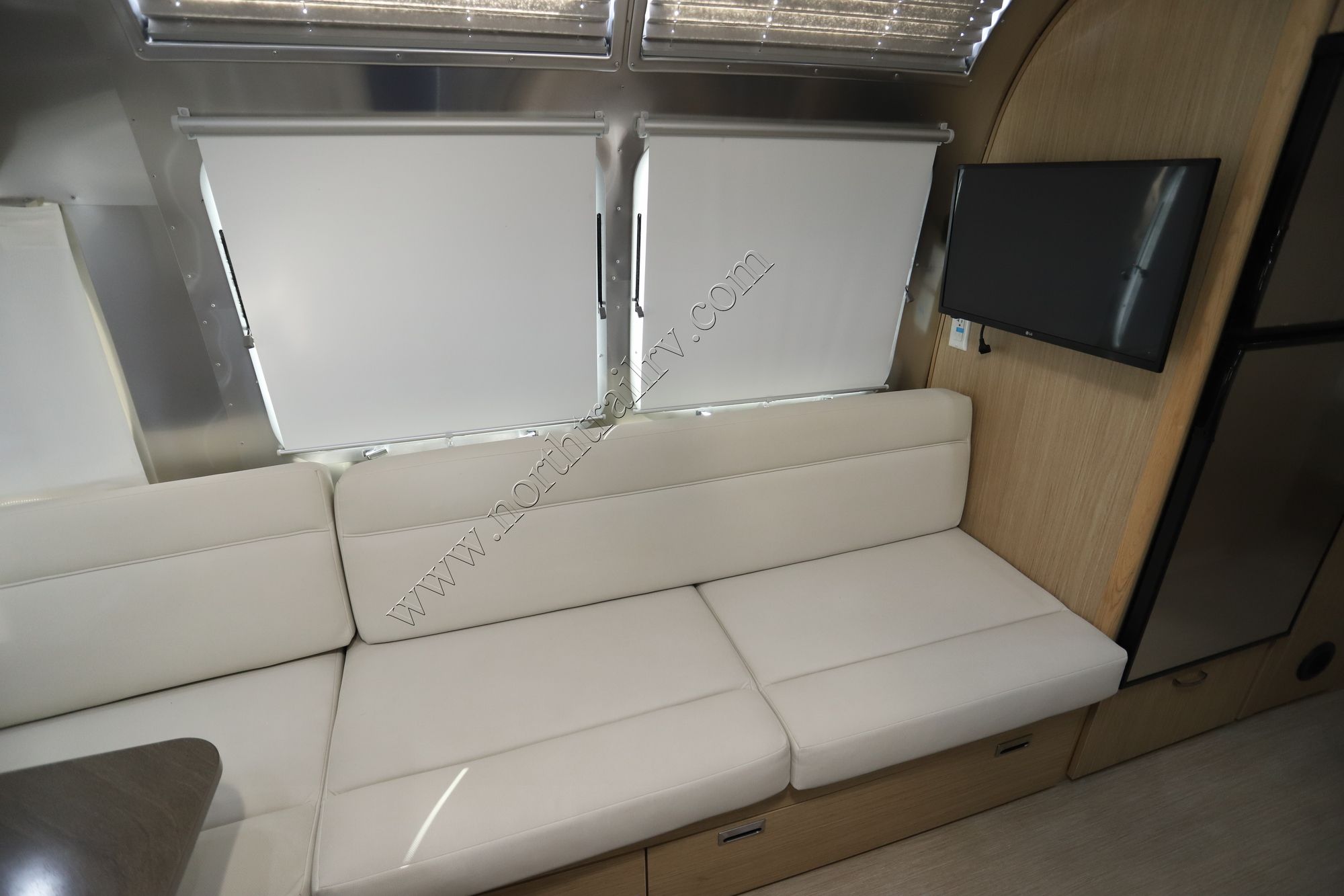 Used 2020 Airstream Flying Cloud 25FBQ Travel Trailer  For Sale