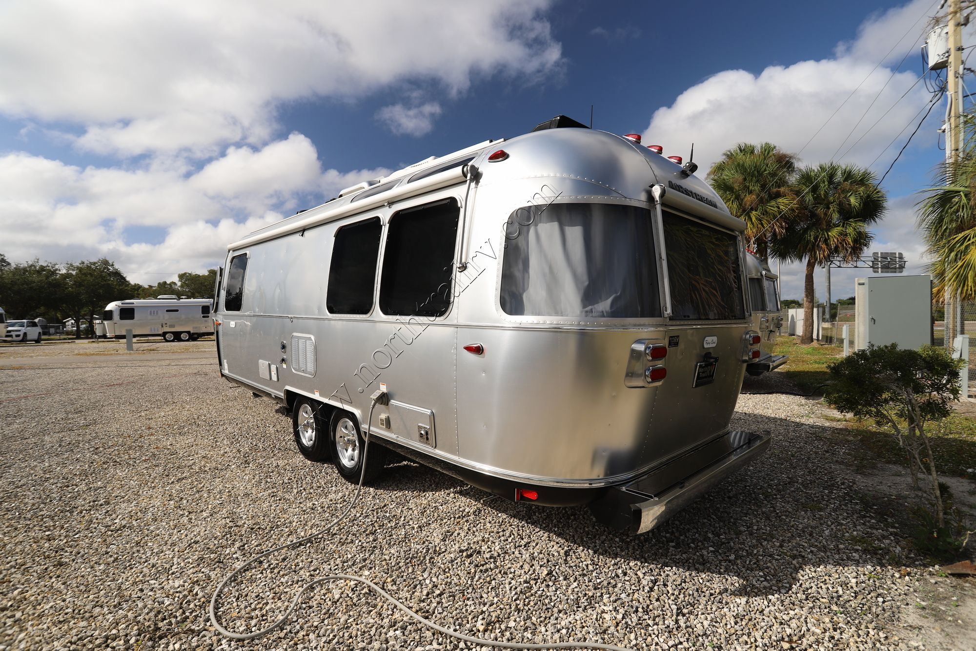 Used 2020 Airstream Flying Cloud 25FBQ Travel Trailer  For Sale