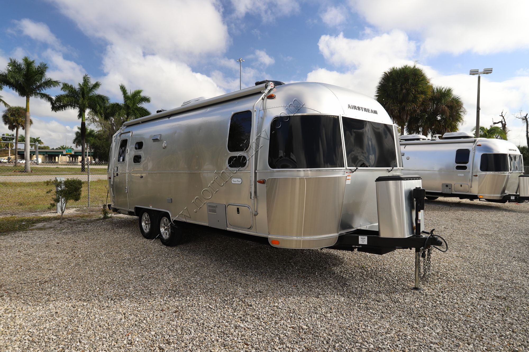 Used 2020 Airstream Flying Cloud 25FBQ Travel Trailer  For Sale