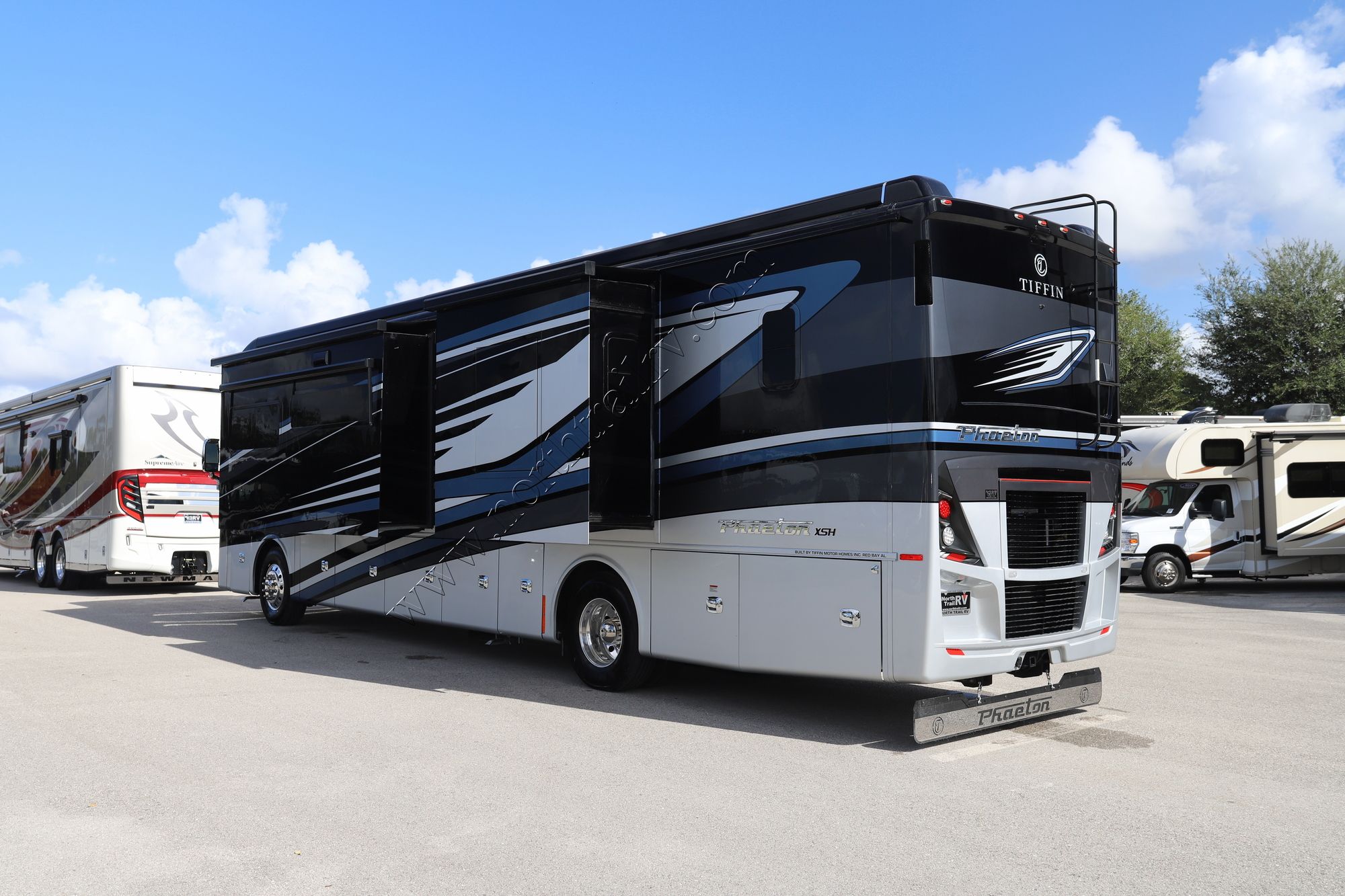 New 2022 Tiffin Motor Homes Phaeton 40IH Class A  For Sale