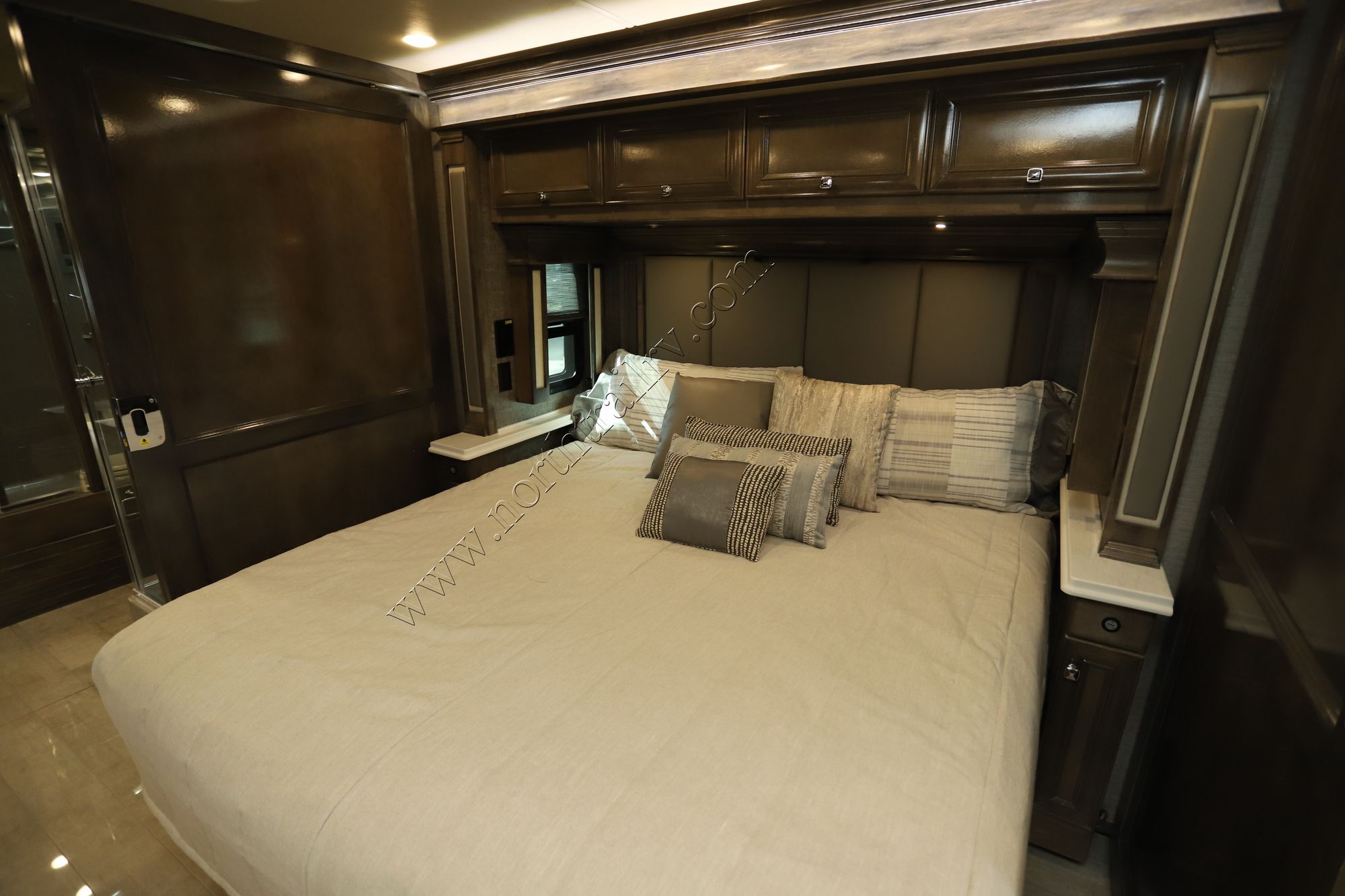 New 2022 Tiffin Motor Homes Phaeton 40IH Class A  For Sale