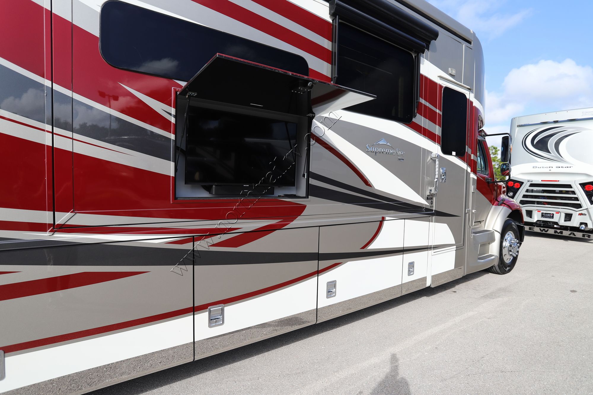 Used 2020 Newmar Supreme Aire 4573 Super C  For Sale