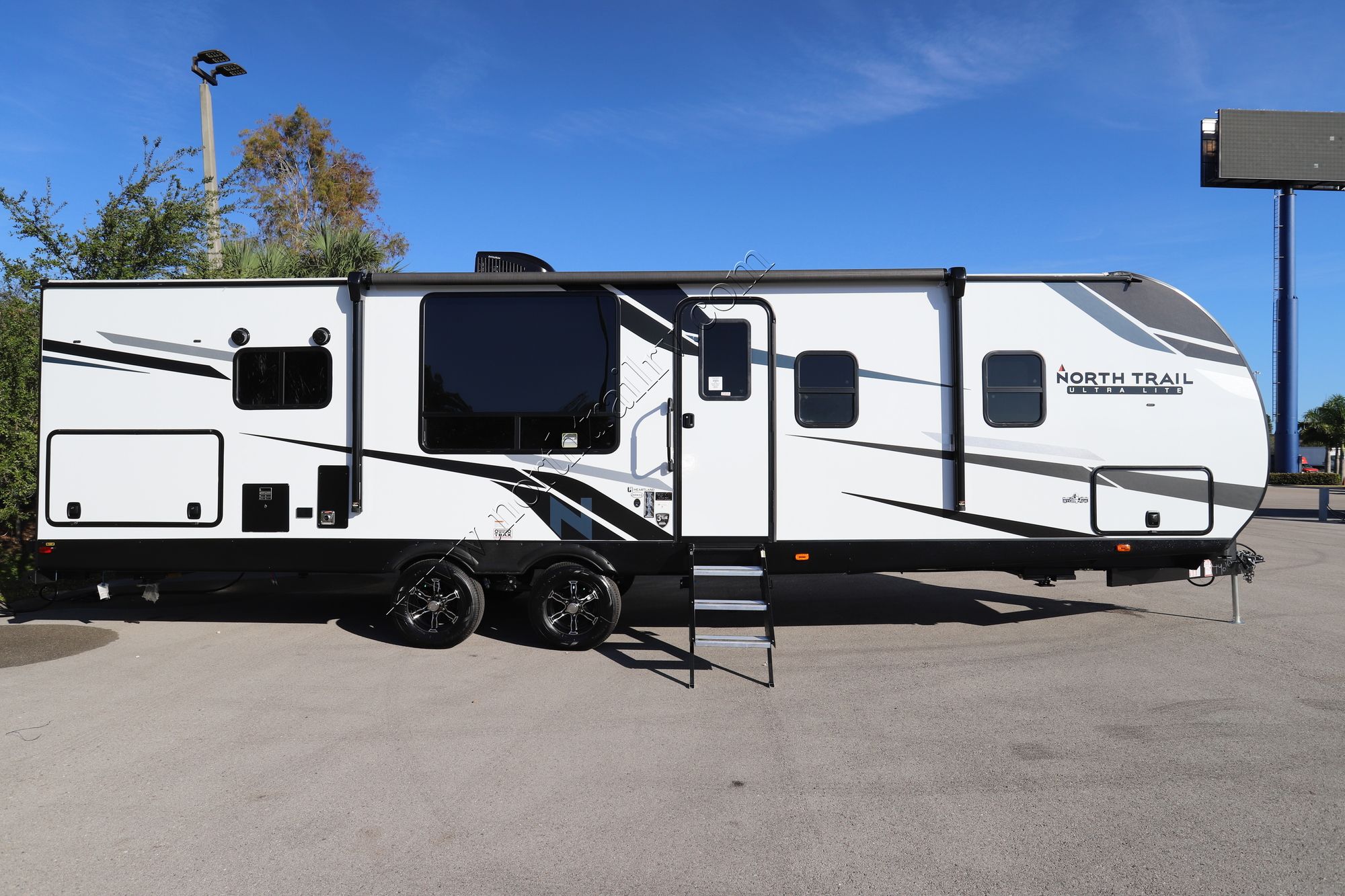 New 2022 Heartland Rv North Trail 28RKDS Travel Trailer  For Sale