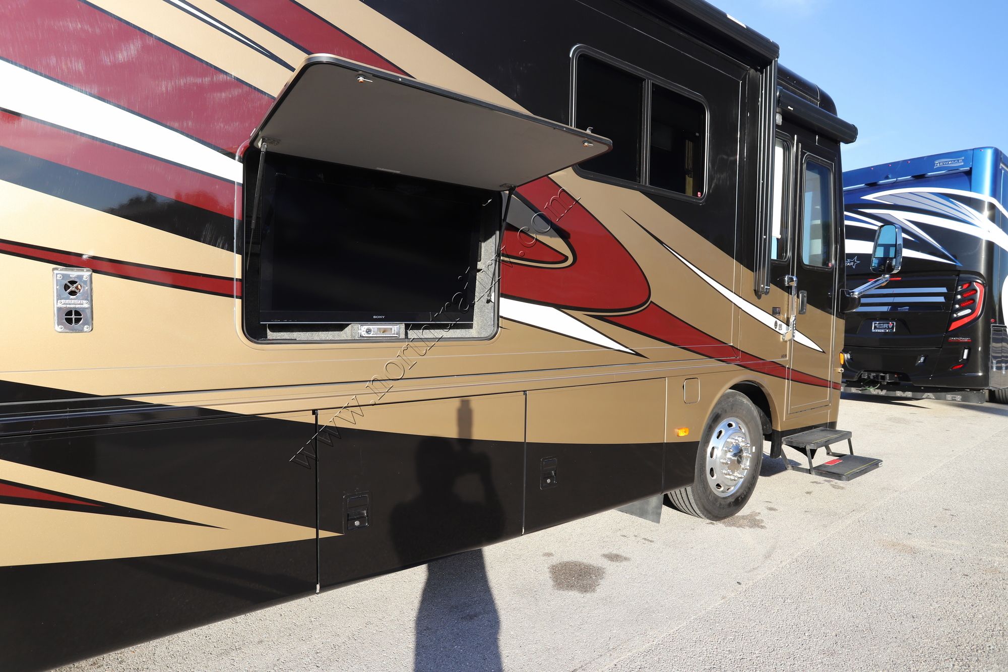 Used 2013 Newmar Ventana 4018 Class A  For Sale