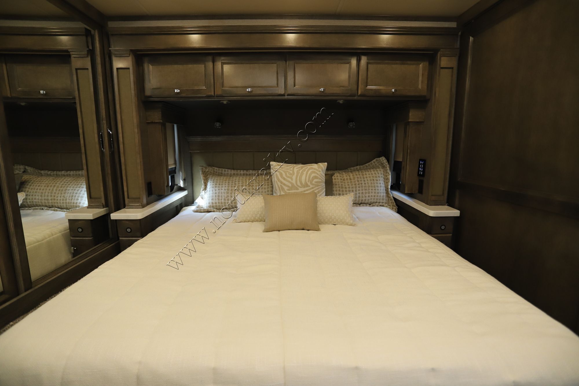 New 2022 Tiffin Motor Homes Allegro Red 33AA Class A  For Sale