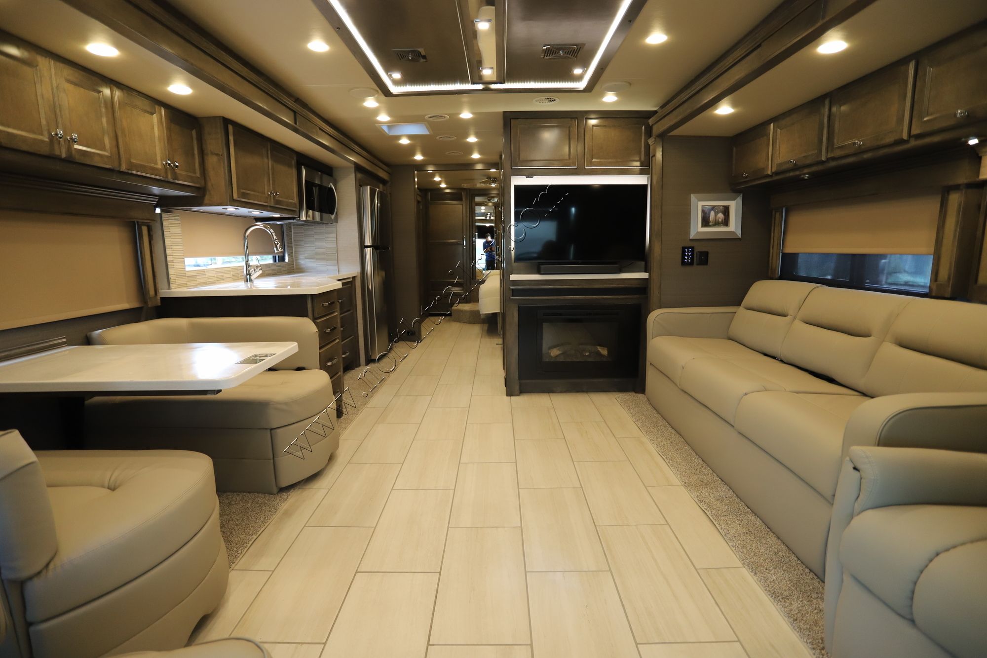 New 2022 Tiffin Motor Homes Allegro Red 33AA Class A  For Sale