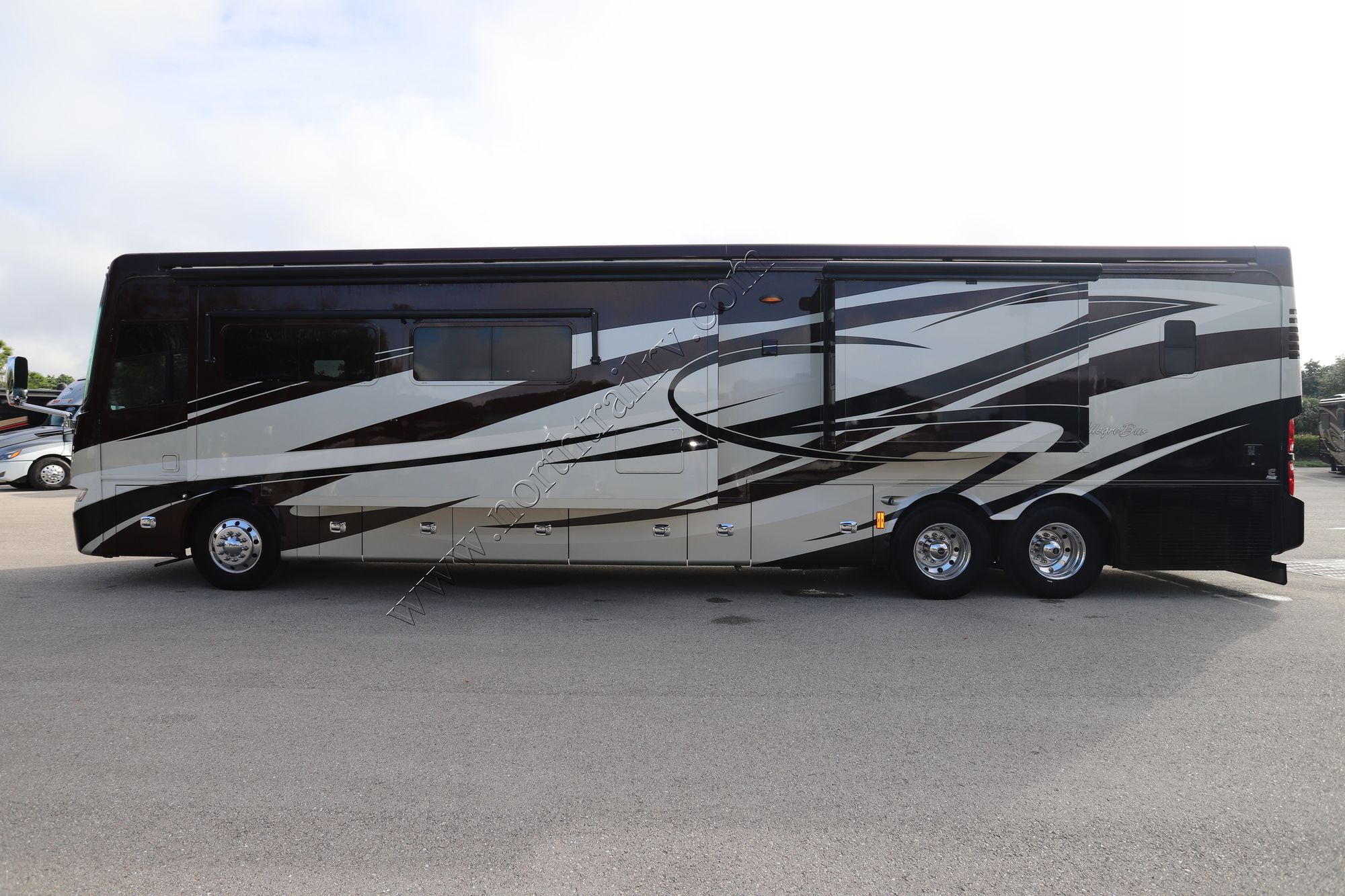 Used 2012 Tiffin Motor Homes Allegro Bus 43QGP Class A  For Sale