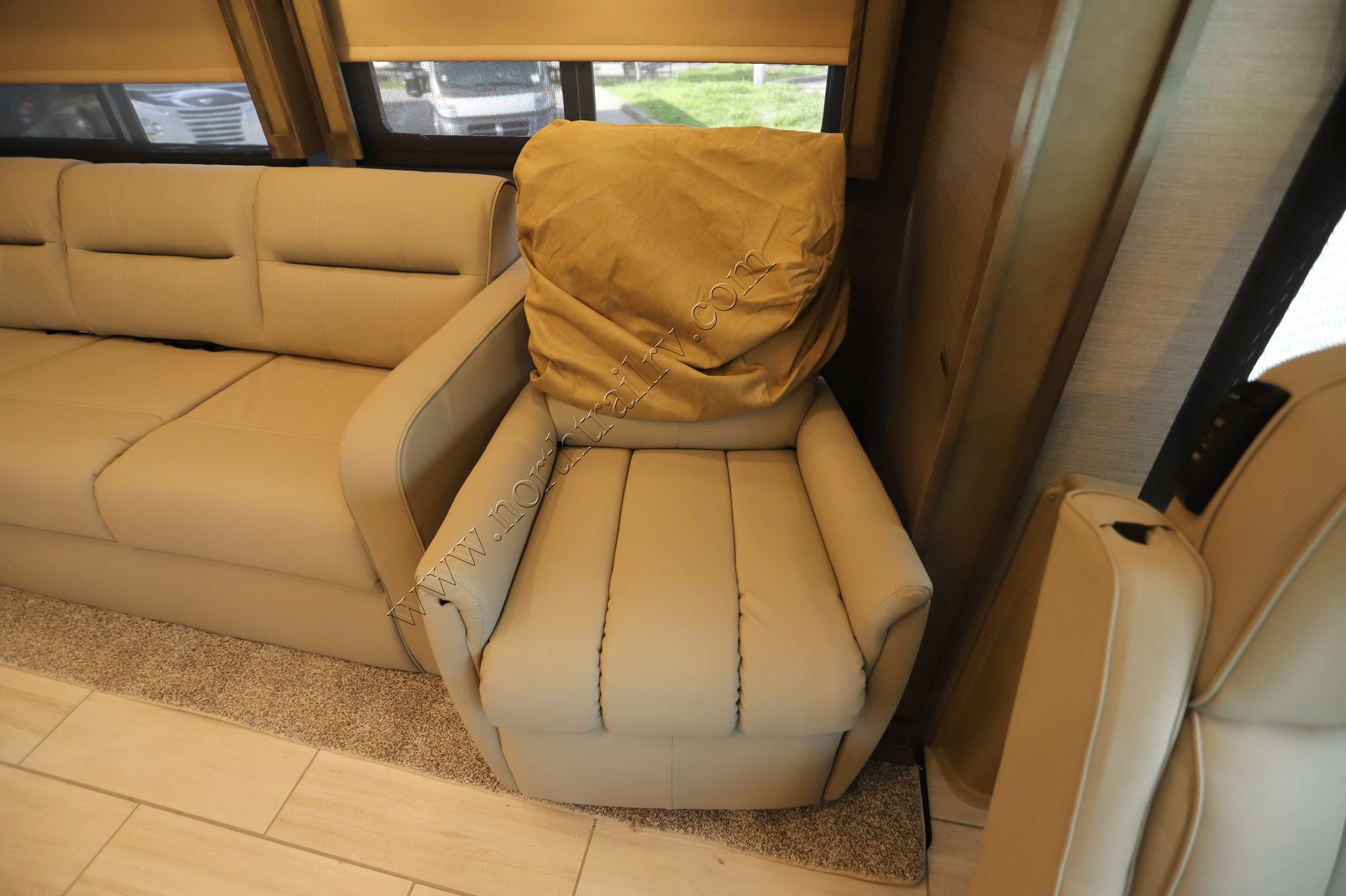 New 2022 Tiffin Motor Homes Allegro Red 33AA Class A  For Sale