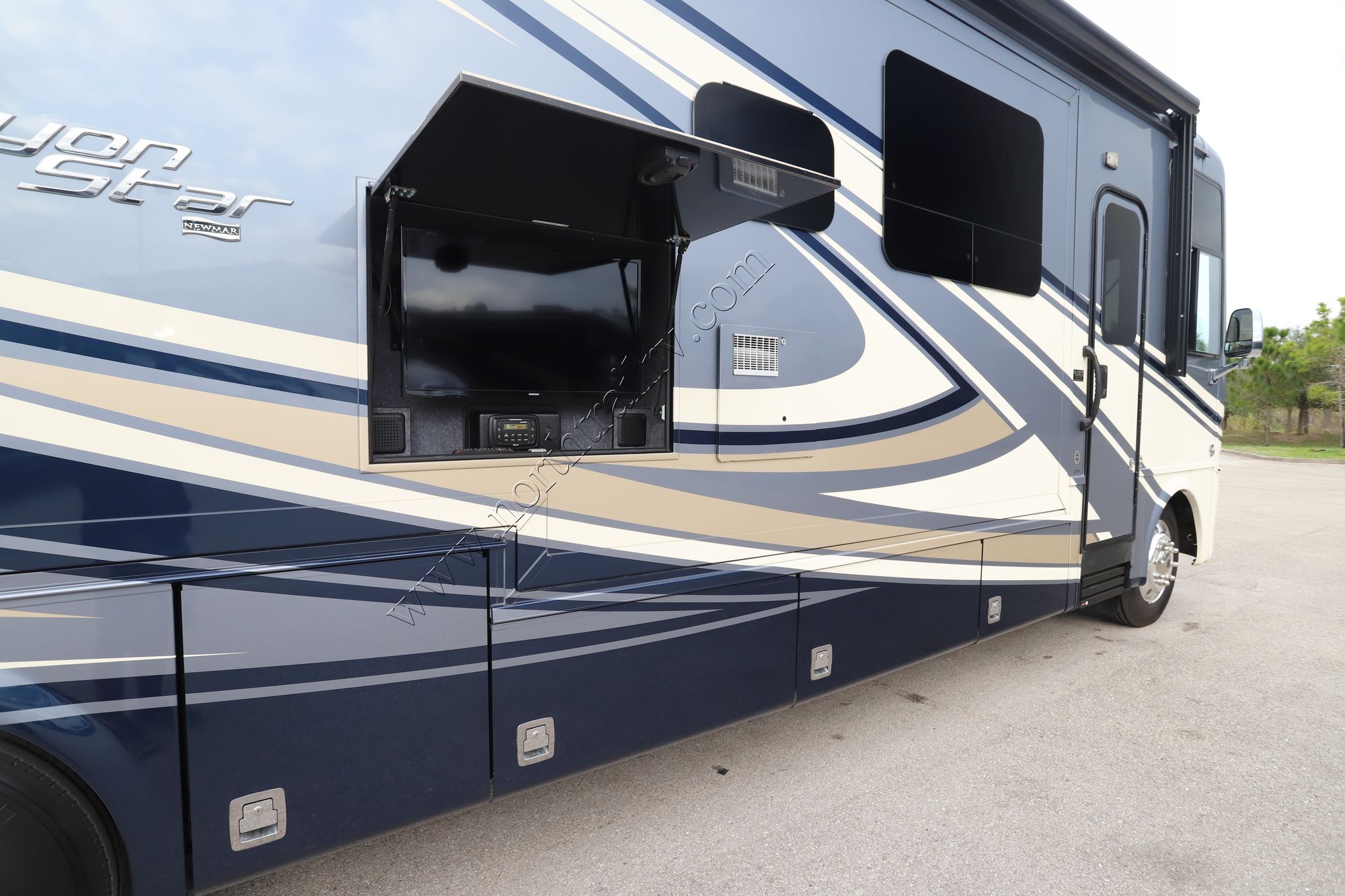 Used 2020 Newmar Canyon Star 3719 Class A  For Sale