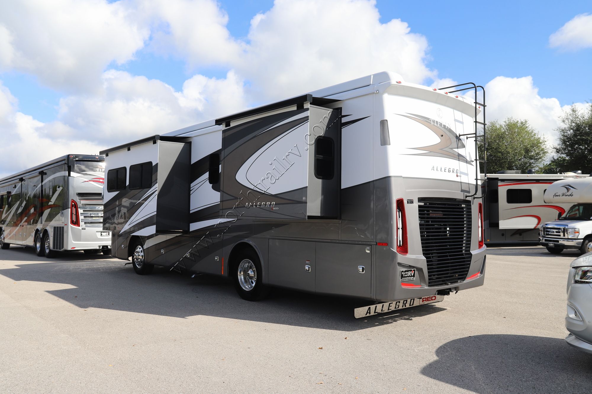 New 2022 Tiffin Motor Homes Allegro Red 33AA Class A  For Sale