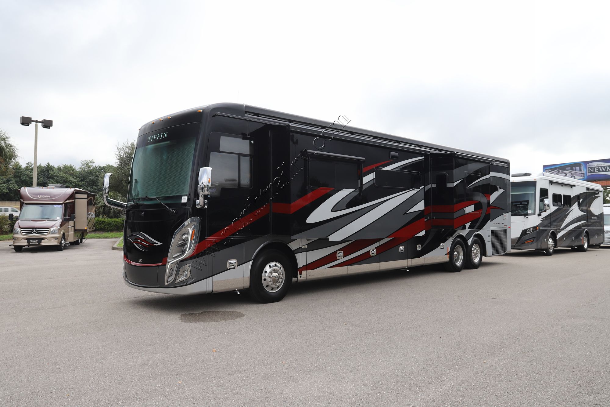 Used 2020 Tiffin Motor Homes Zephyr 45PZ Class A  For Sale