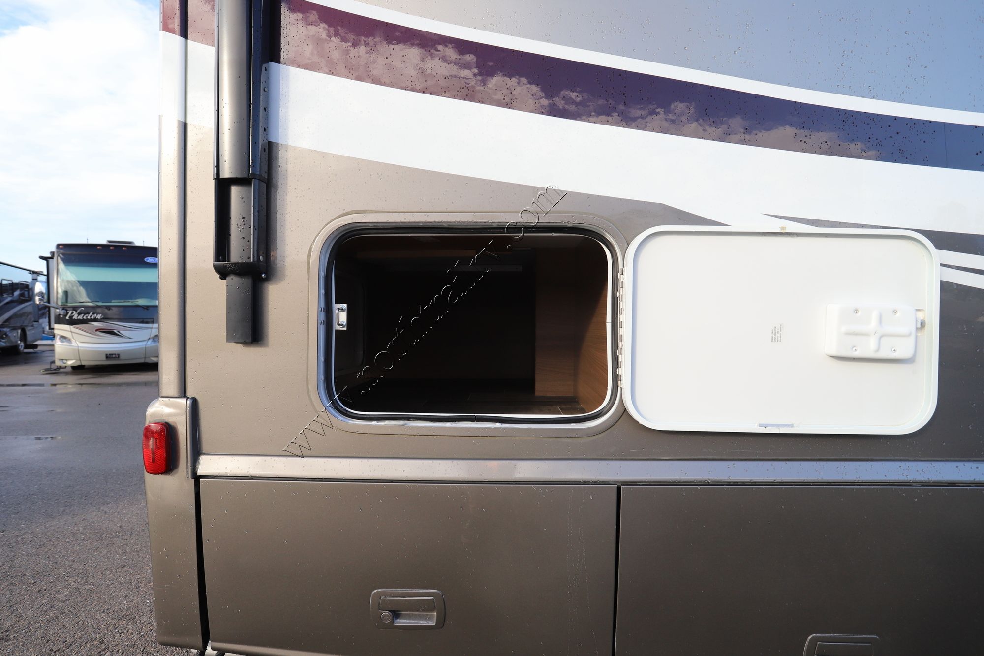 Used 2019 Winnebago Navion 24V Class C  For Sale