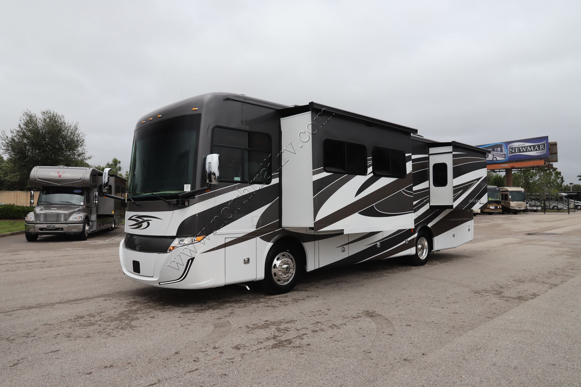 New 2022 Tiffin Motor Homes Allegro Red 33 AL Class A  For Sale