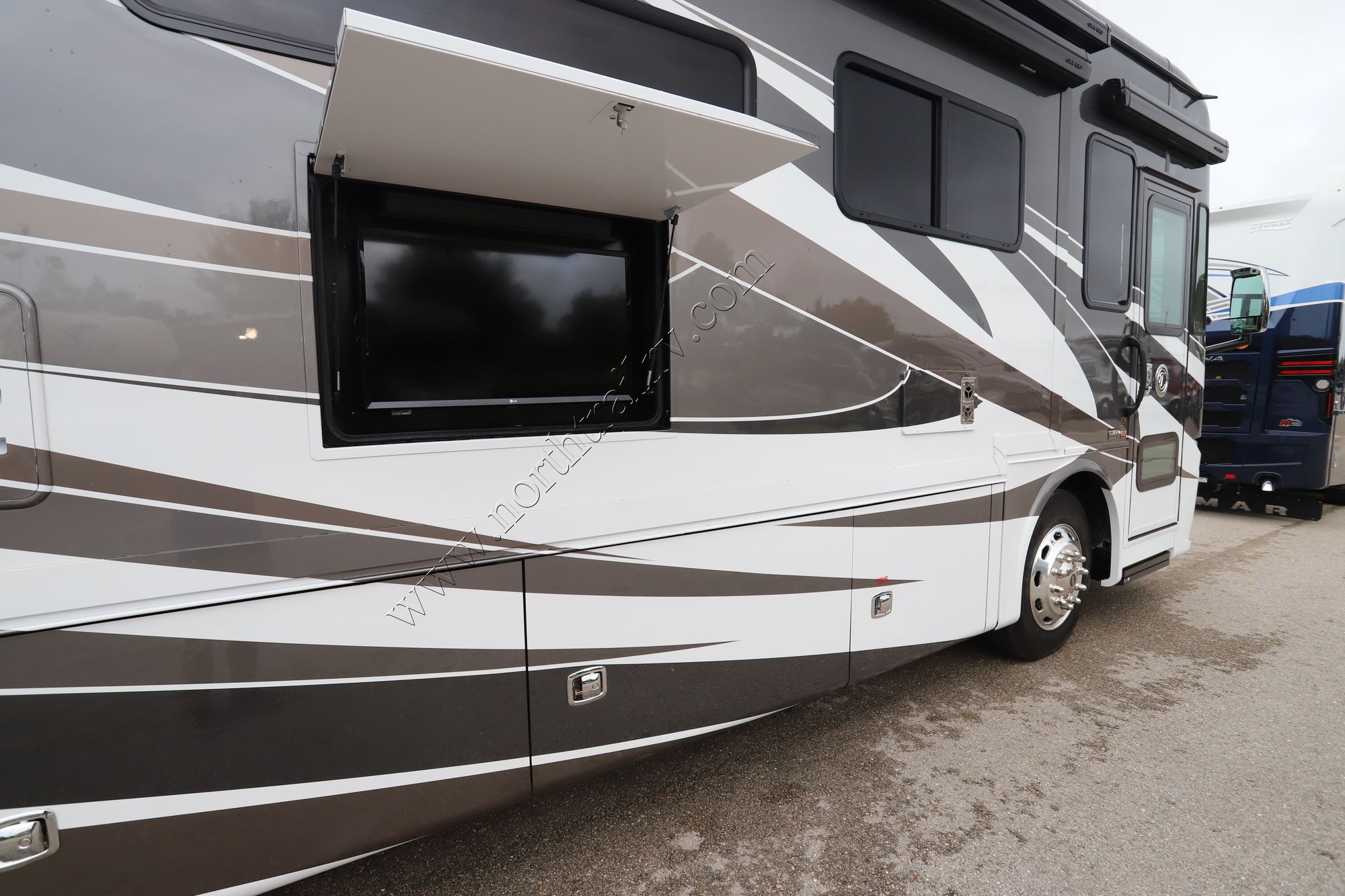 New 2022 Tiffin Motor Homes Allegro Red 33 AL Class A  For Sale