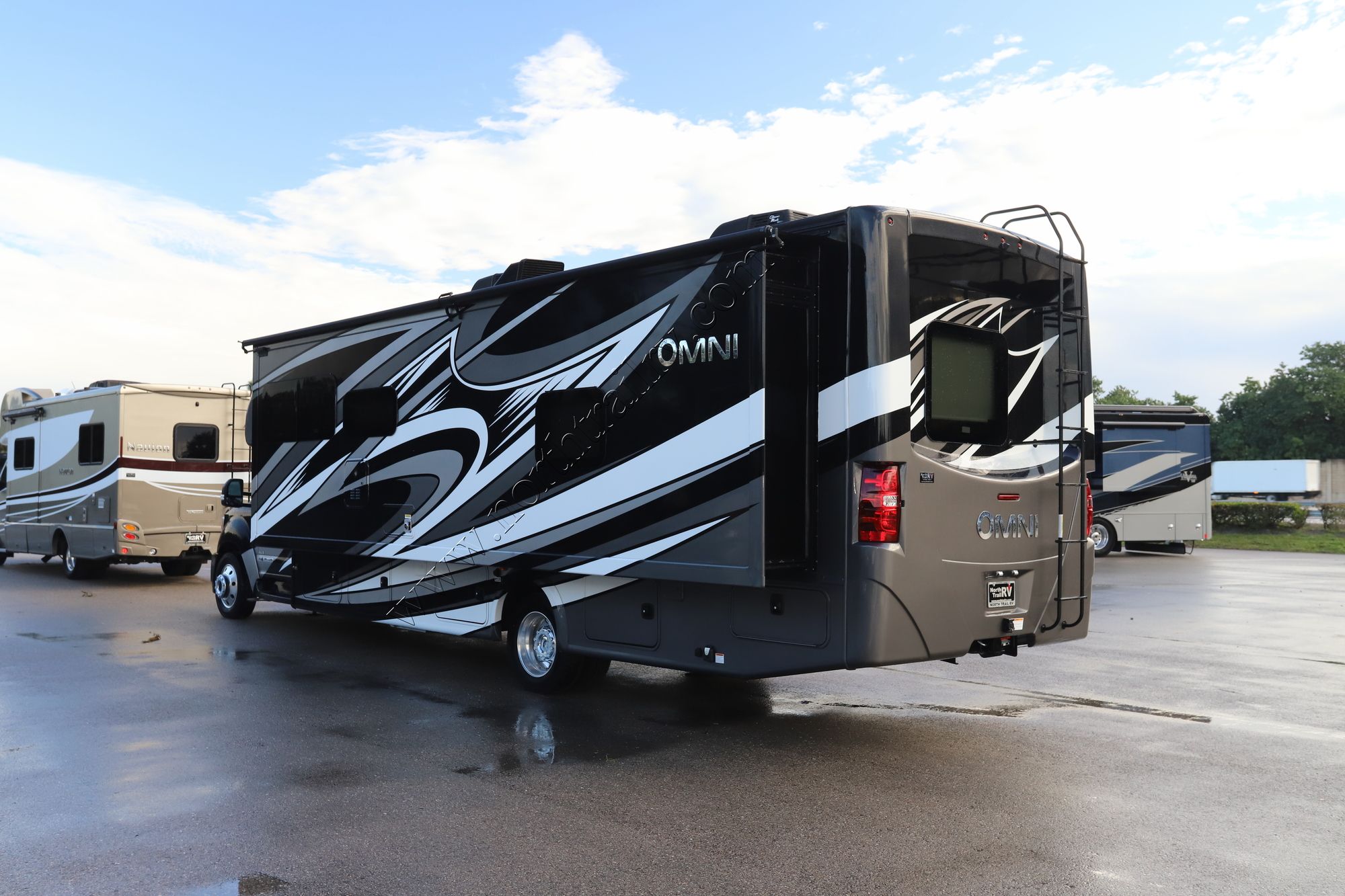 Used 2022 Thor Omni 34SV Class C  For Sale